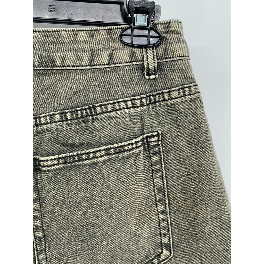 ROMWE Women's Washed Black Denim Embroidered Star Shorts SZ L(8/10)