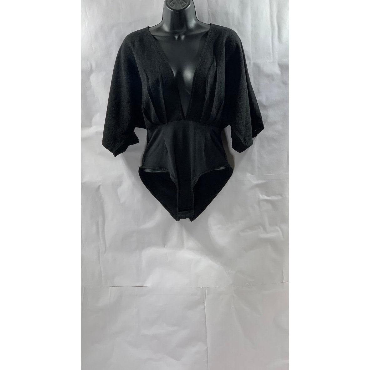 MISGUIDED Women's Black Pleated Deep V-Neck Short Sleeve Bodysuit SZ 6