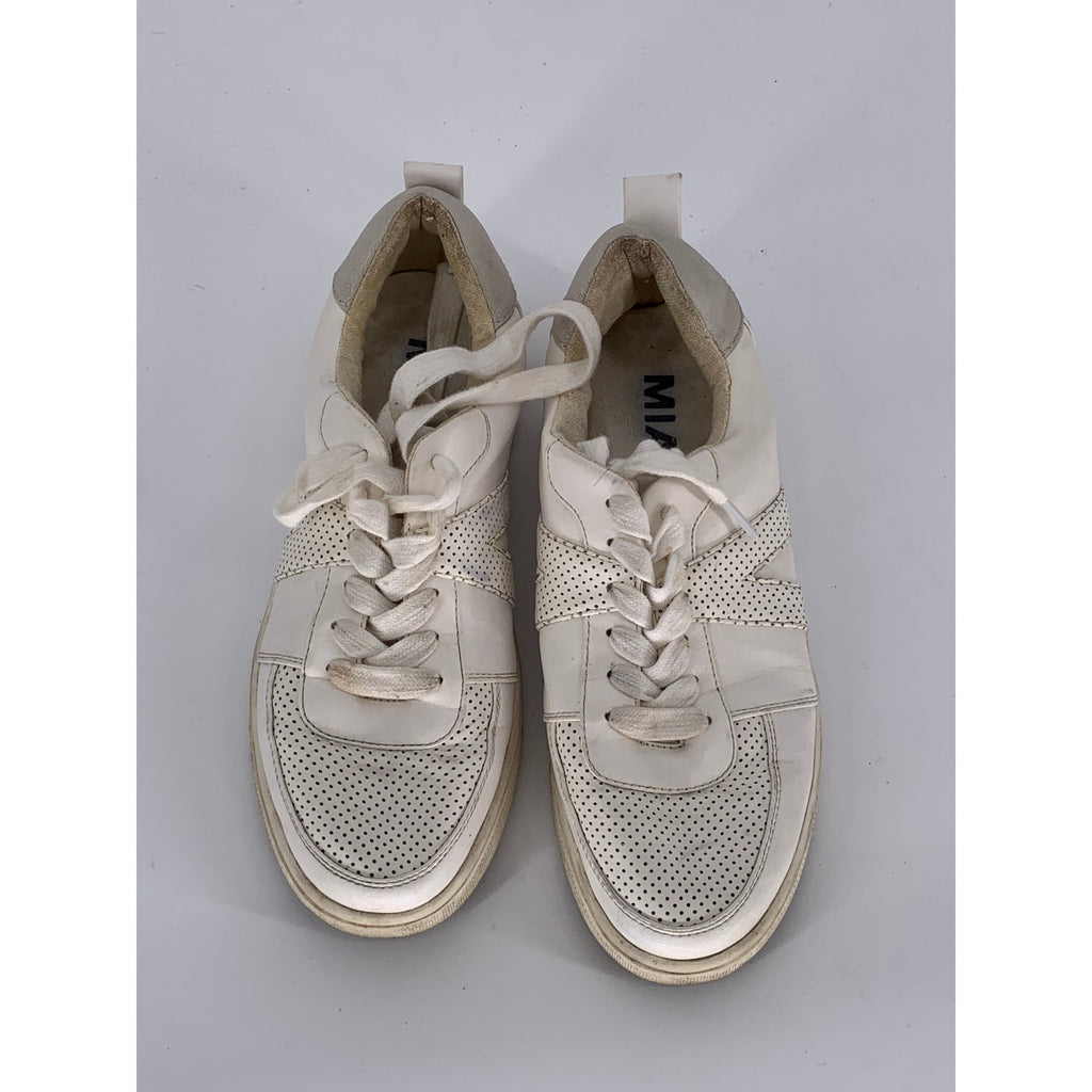 MIA Women's White Perforated Kellan Lace-Up Round-Toe Casual Sneakers SZ 6