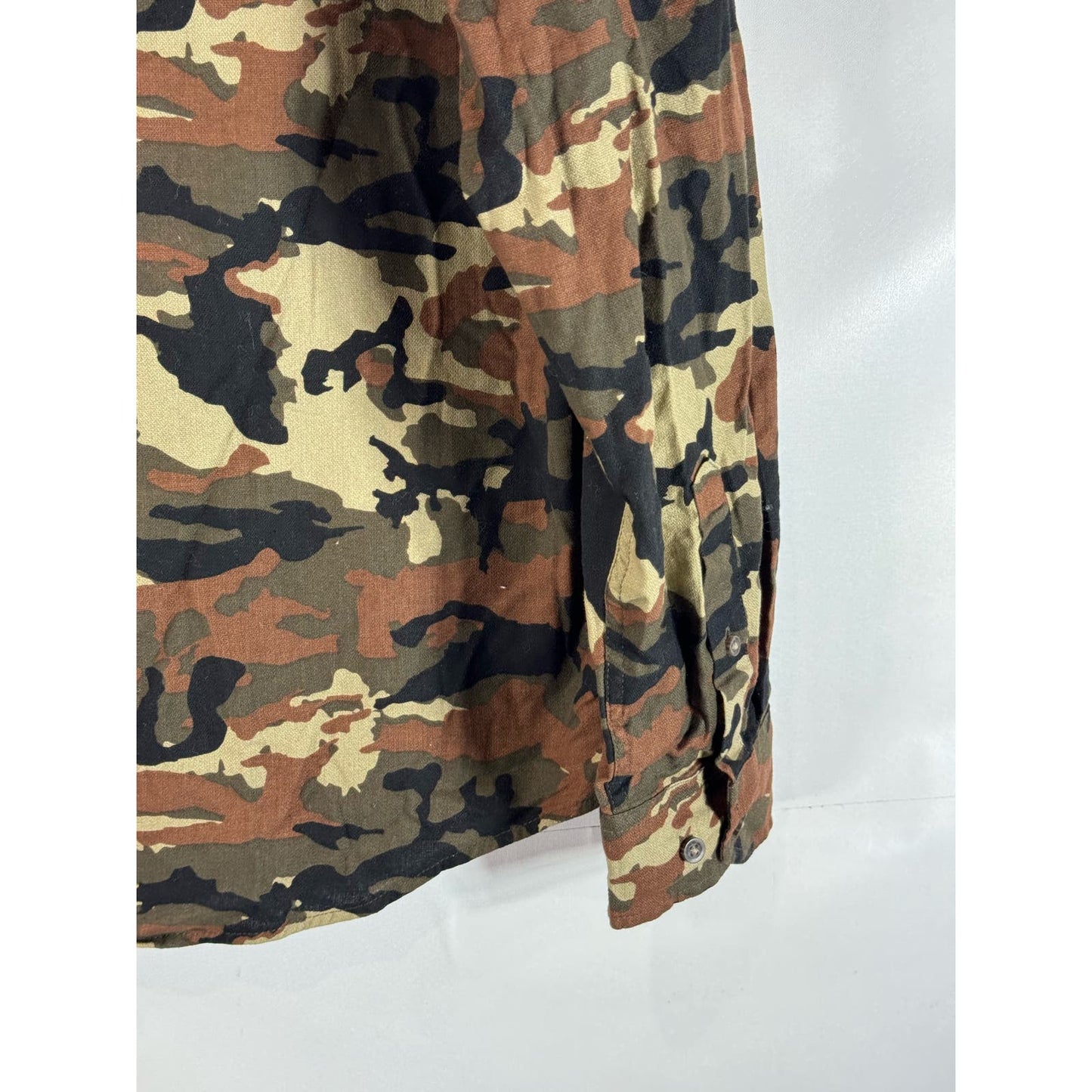 GOODFELLOW & CO Men's Green Camo Standard-Fit Button-Up Long Sleeve Shirt SZ L