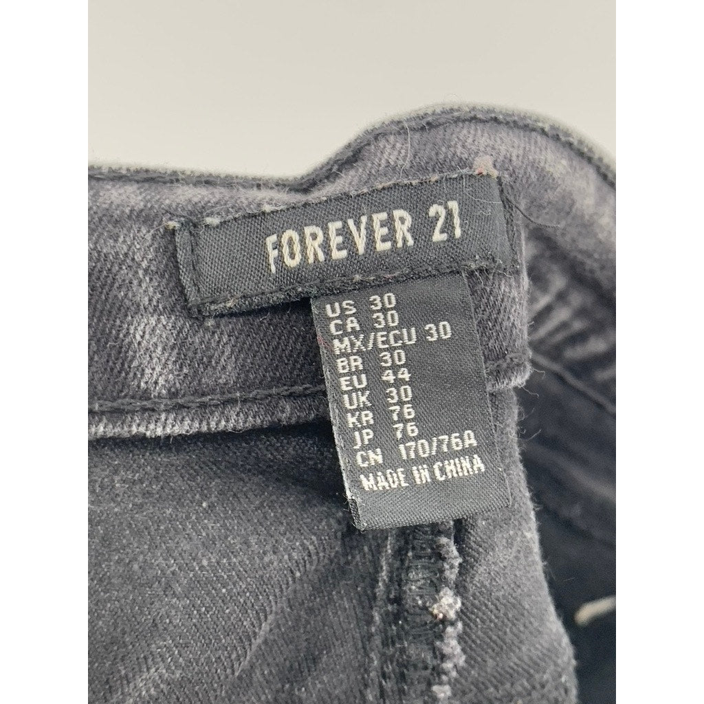 FOREVER 21 Women's Washed Black Denim Regular-Fit Five Pocket Shorts SZ 30