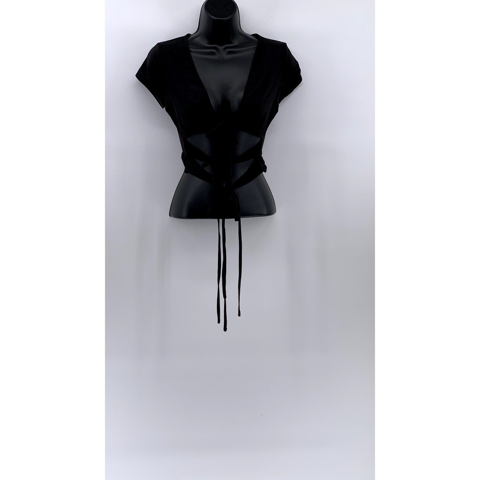 I.AM.GIA Women's Black V-Neck Cutout Wrap Short Sleeve Crop Top SZ S