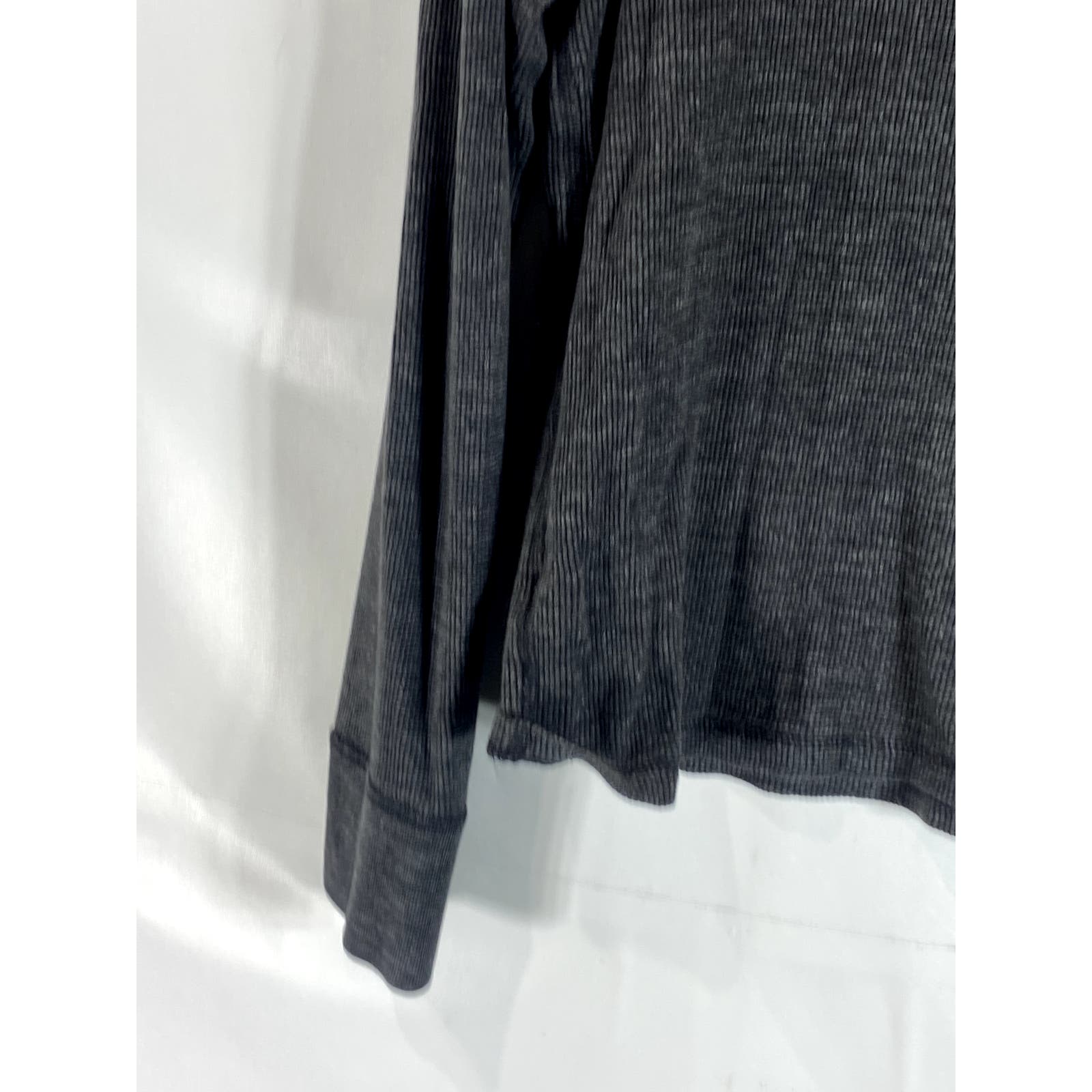 AMERICAN EAGLE OUTFITTERS Men's Charcoal Vintage Crewneck Thermal Shirt SZ S