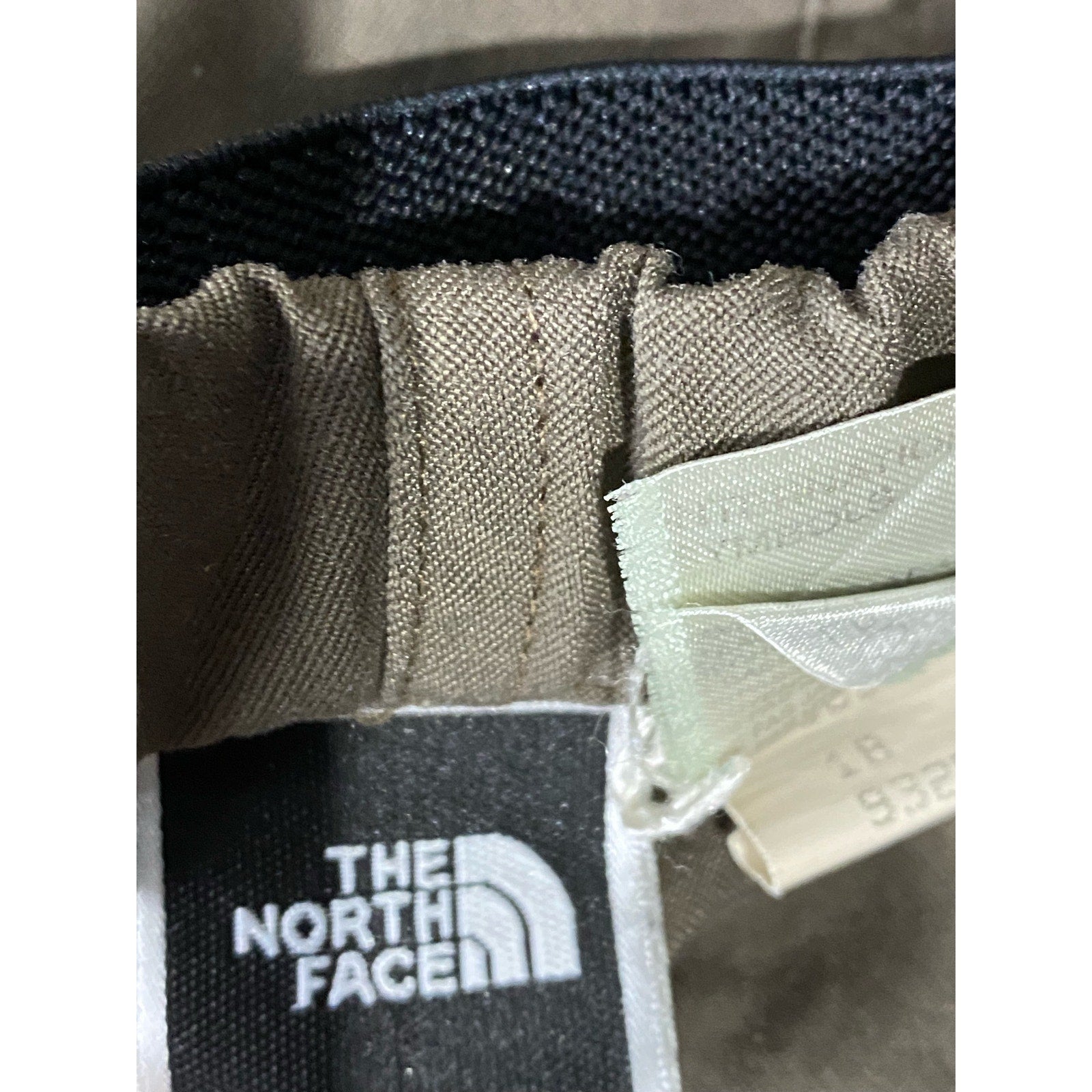 THE NORTH FACE Men's Tan Vintage Regular-Fit Cargo Shorts SZ L