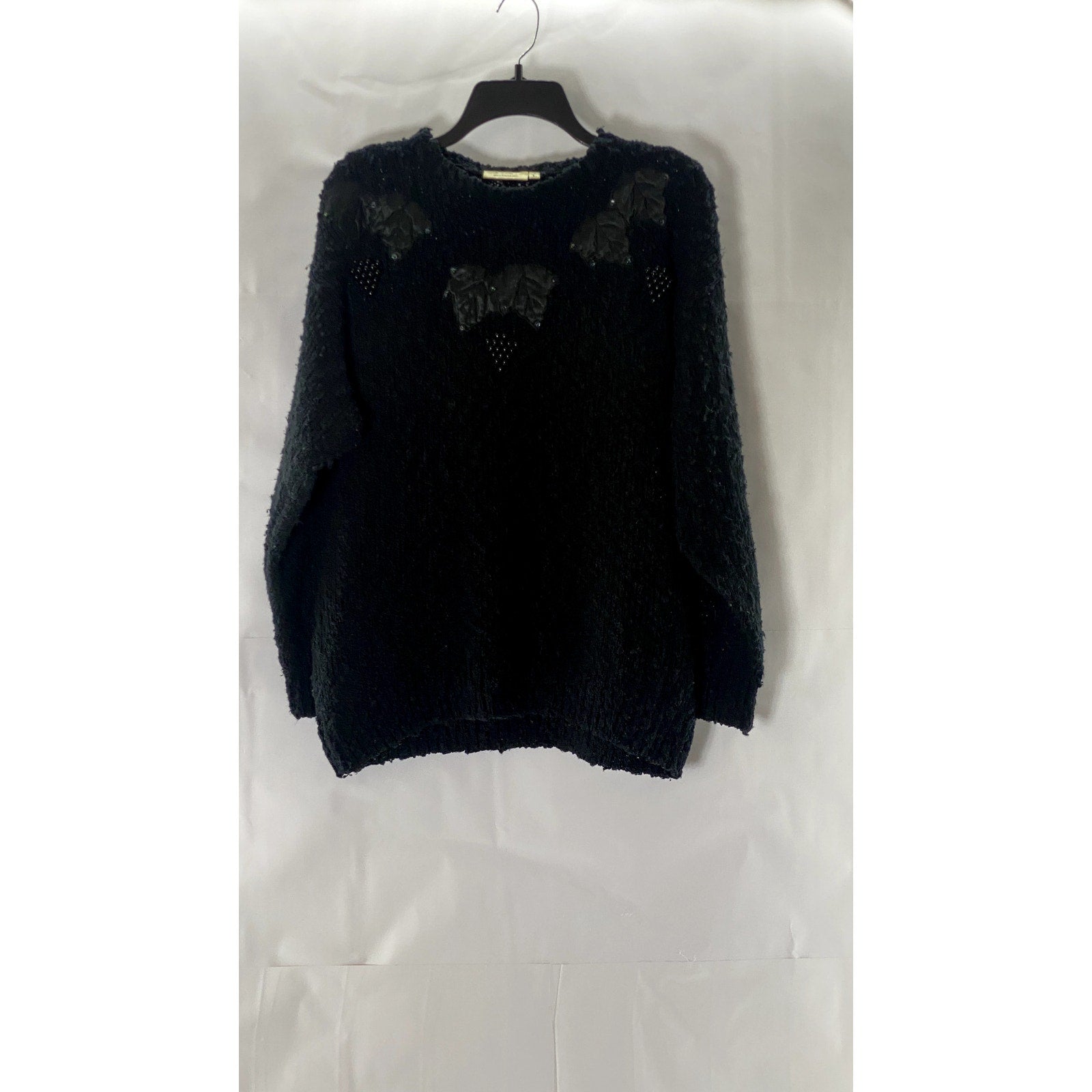 UNBRANDED Women's Black Beaded Floral Appliqué Crewneck Pullover Sweater SZ L