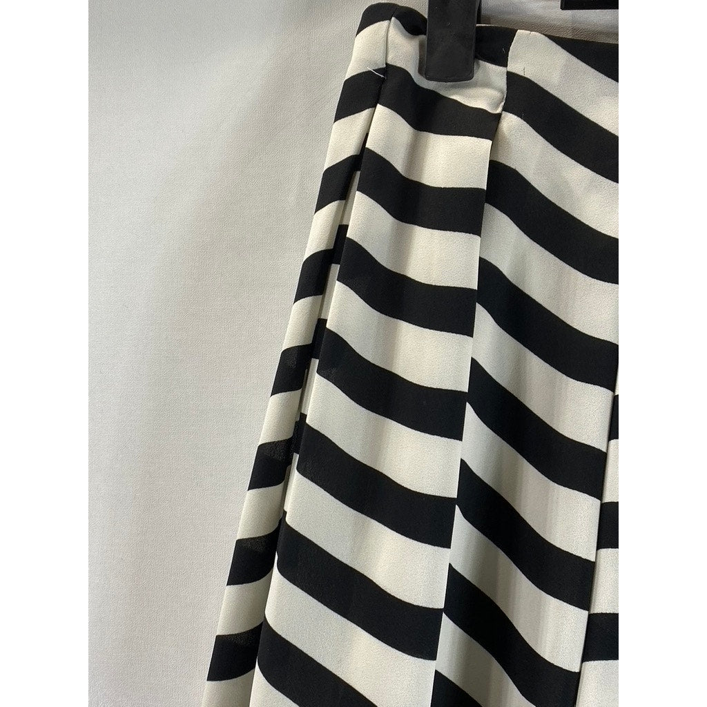 BANANA REPUBLIC Women's Petite White/Black Striped Pleated Mini Skirt SZ 0/P