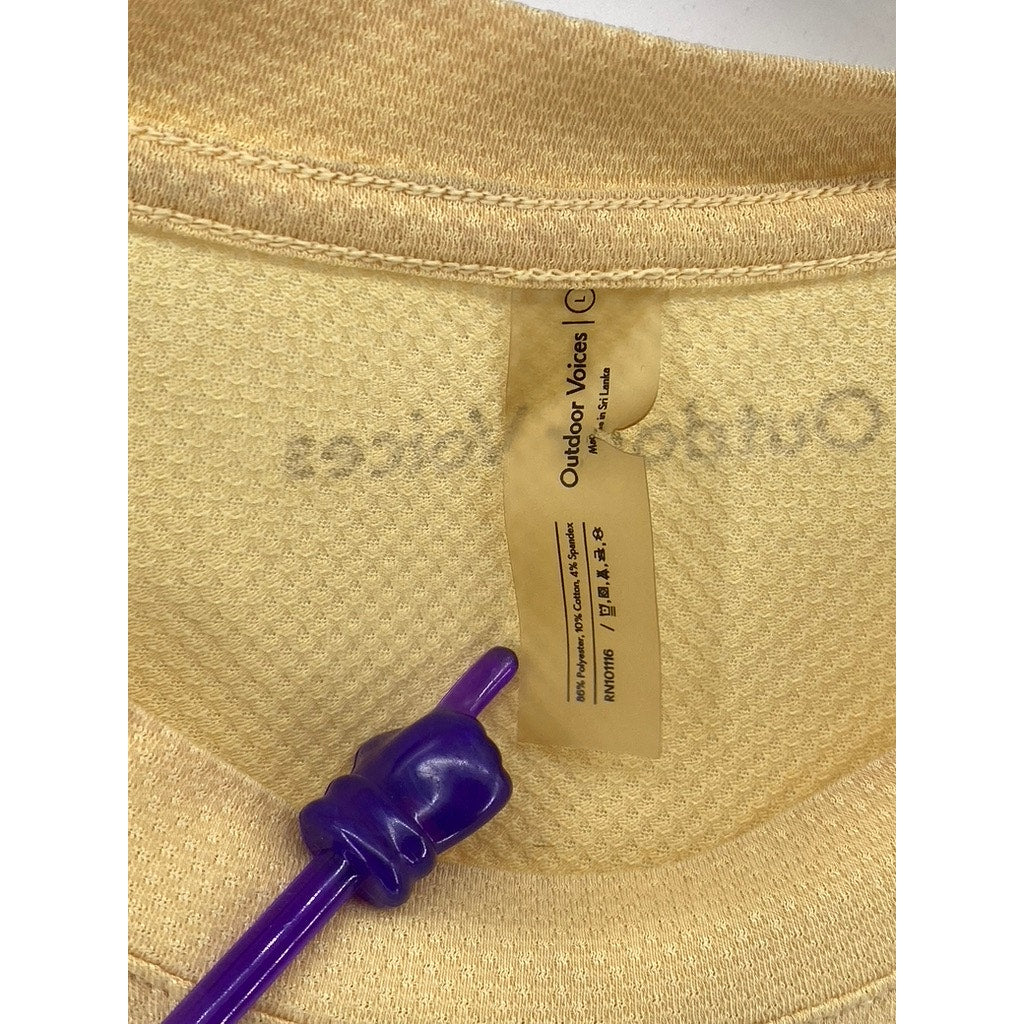 OUTDOOR VOICES Men’s Mustard Yellow Textured Crewneck Short Sleeve T-Shirt SZ L