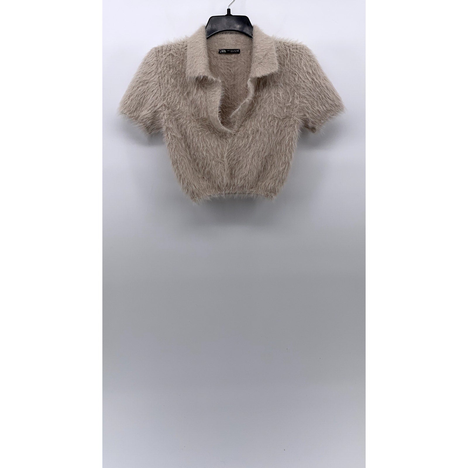 ZARA Women's Beige Fuzzy Knit Split-Neck Short Sleeve Cropped Polo Top SZ S