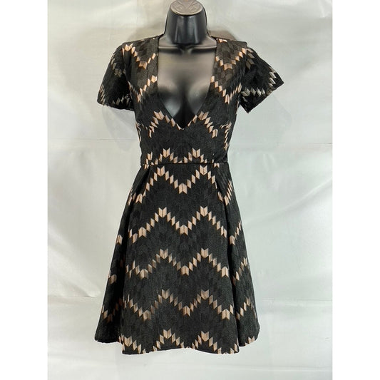 STYLE STALKER Women's Black/Beige Miranda Plunging V-Neck Fit & Flare Dress SZXS