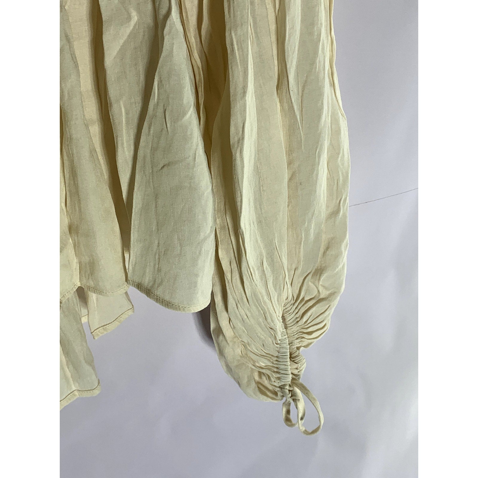 H&M Women's Beige Crewneck Long Tie Sleeve Back Keyhole Top SZ M