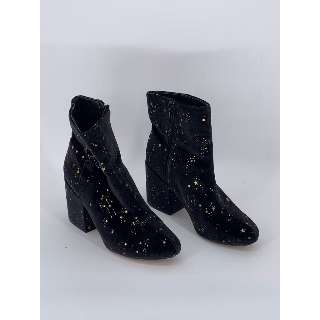 URBAN OUTFITTERS Women's Black-Gold Star Galaxy Faux Suede Ankle Booties SZ 6