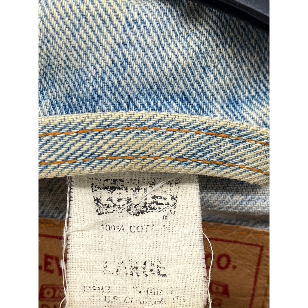 LEVI'S Men's Vintage Classic Trucker Button-Up Long Sleeve Denim Jacket SZL