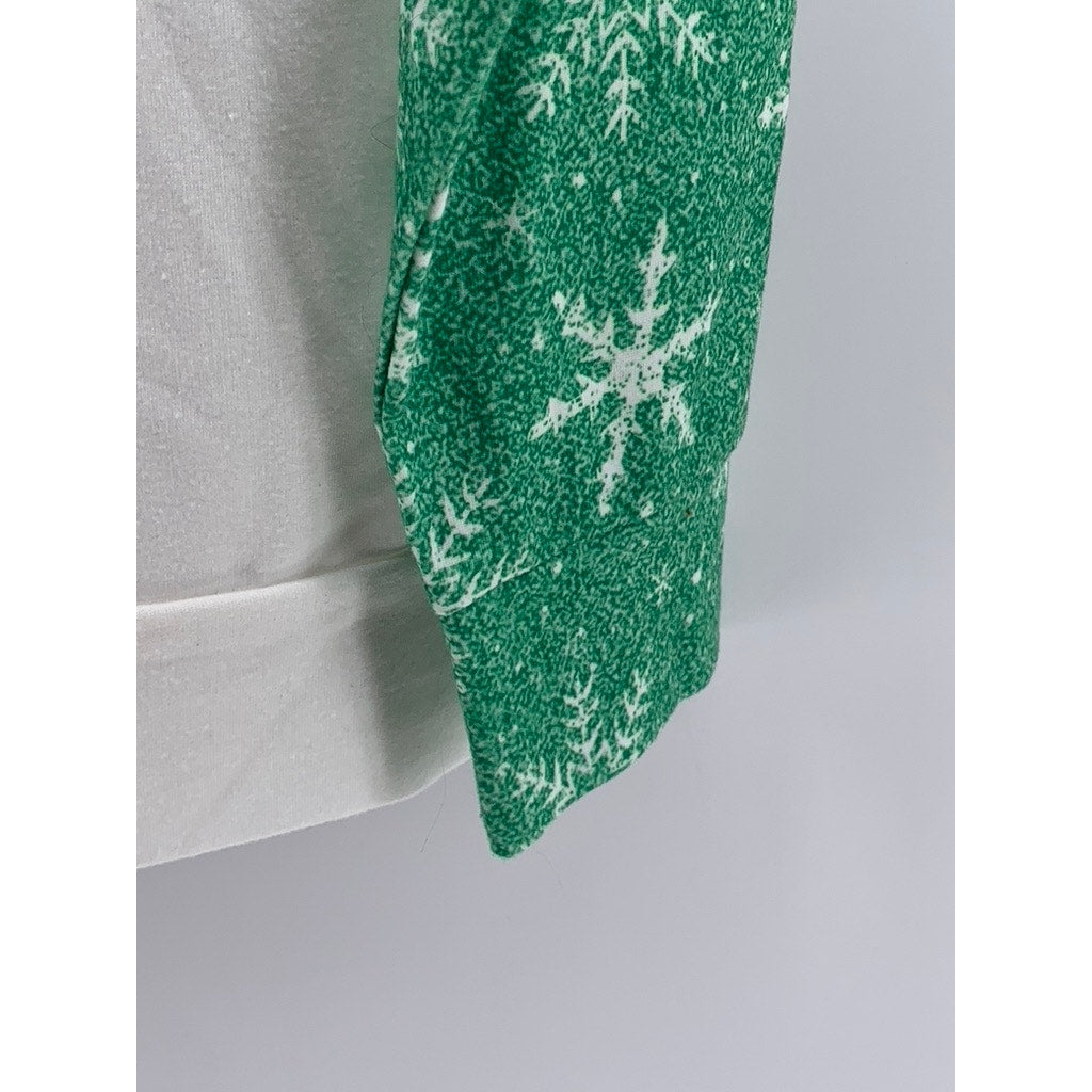 UNBRANDED Women's White-Green-Red Snowflake Long Sleeve Top SZ M
