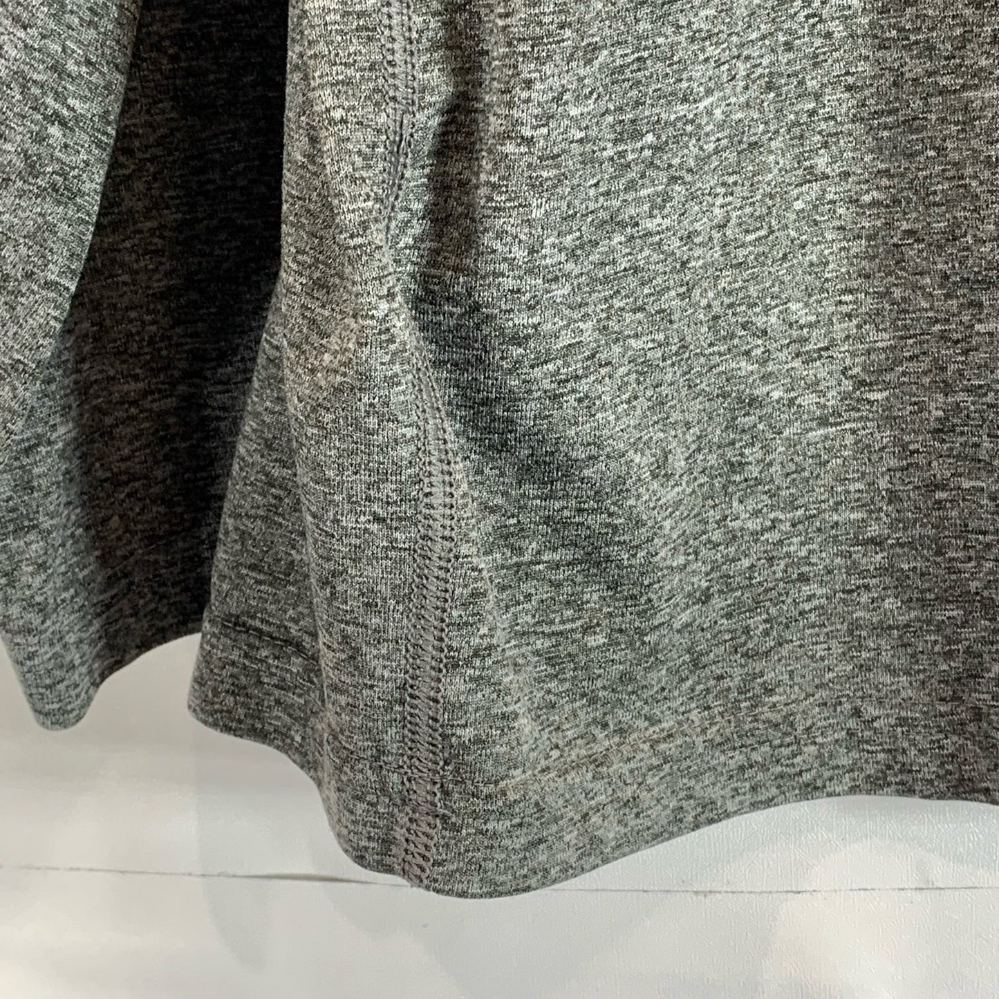 NIKE Men's Gray Swoosh logo Crewneck Dri-Fit Long Sleeve T-Shirt SZ L
