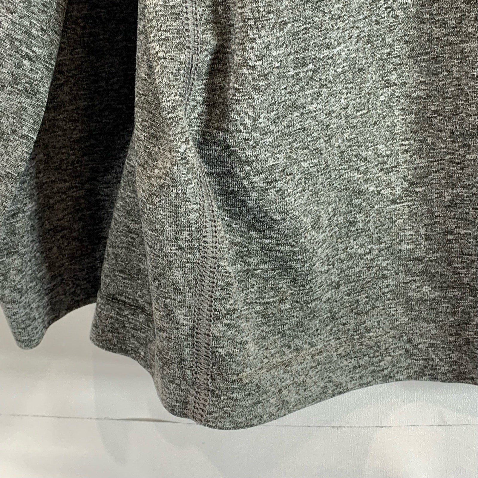 NIKE Men's Gray Swoosh logo Crewneck Dri-Fit Long Sleeve T-Shirt SZ L