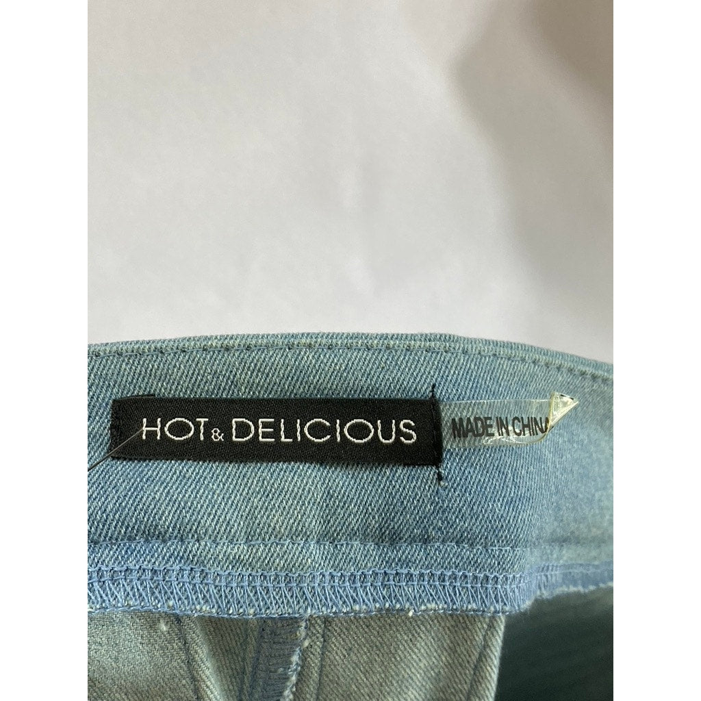 HOT & DELICIOUS Women's Denim Zip Me Up Please Shorts SZ M