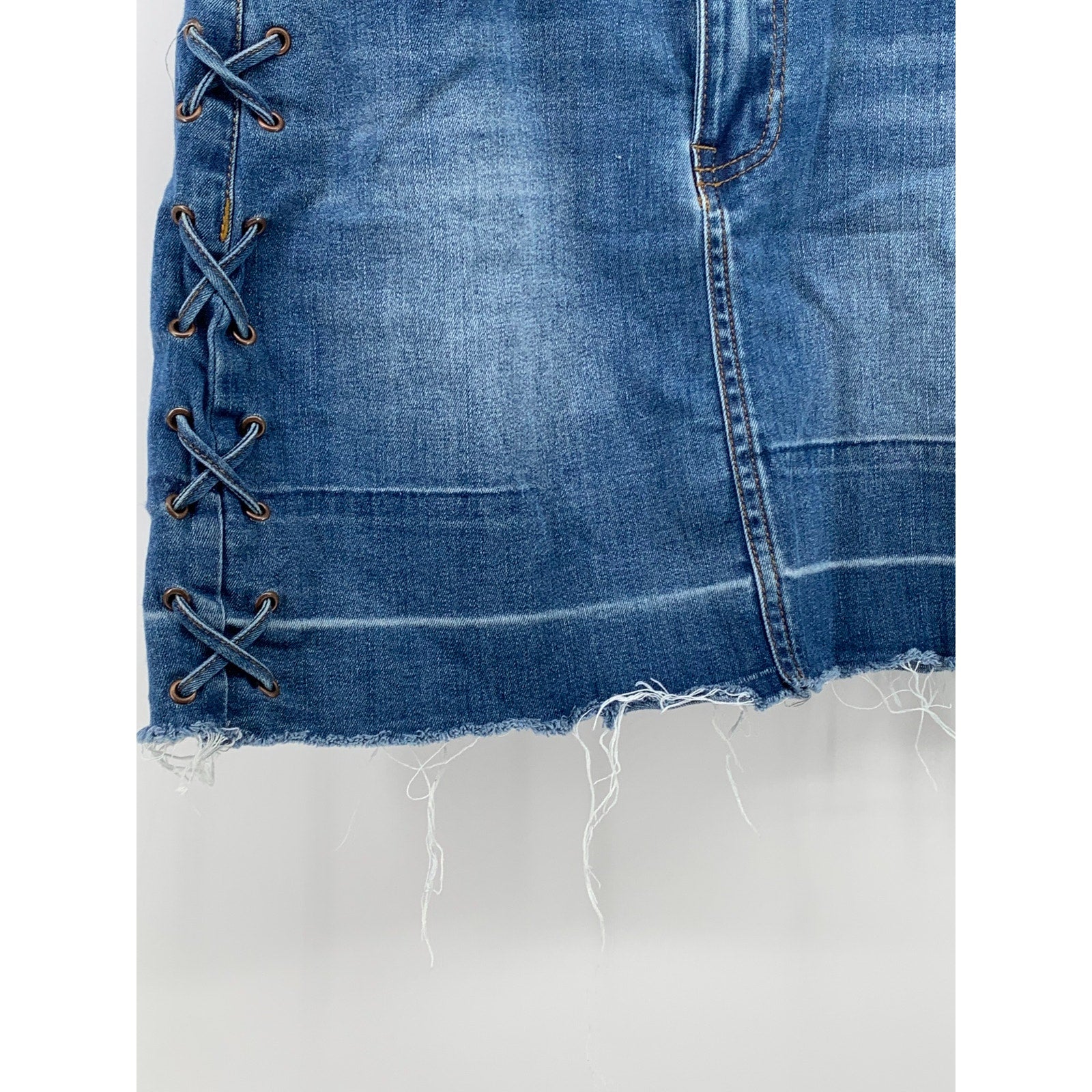 BLACK LABEL C'EST TOI Women's Blue Denim Frayed Lace-Up Straight Mini Skirt SZ M