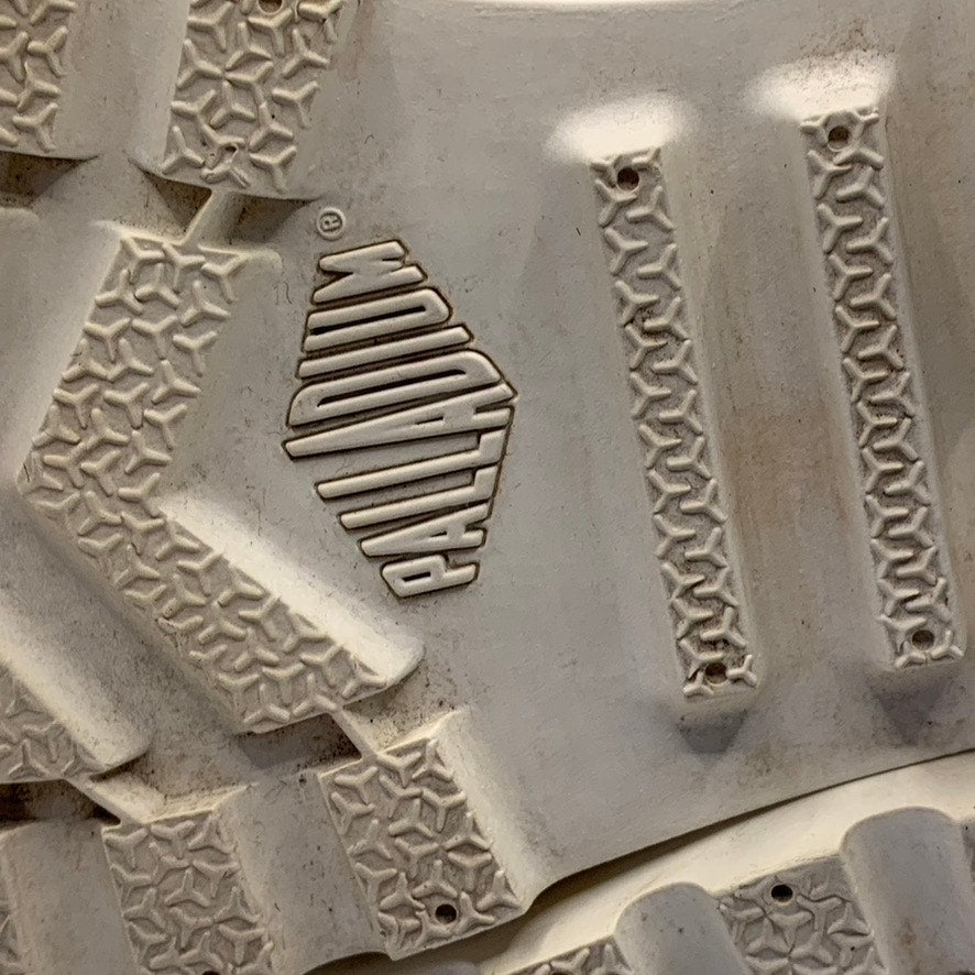 PALLADIUM Women's White Pampa Hi Lug-Sole Lace-Up Boot SZ 7