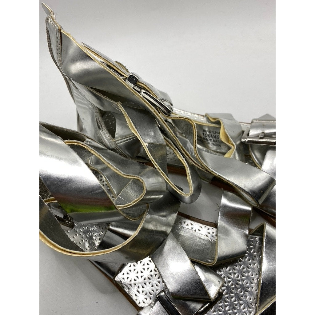 BCBGENERATION Women's Silver Metallic Sylivia Strappy Open-Toe Flat Sandals SZ10