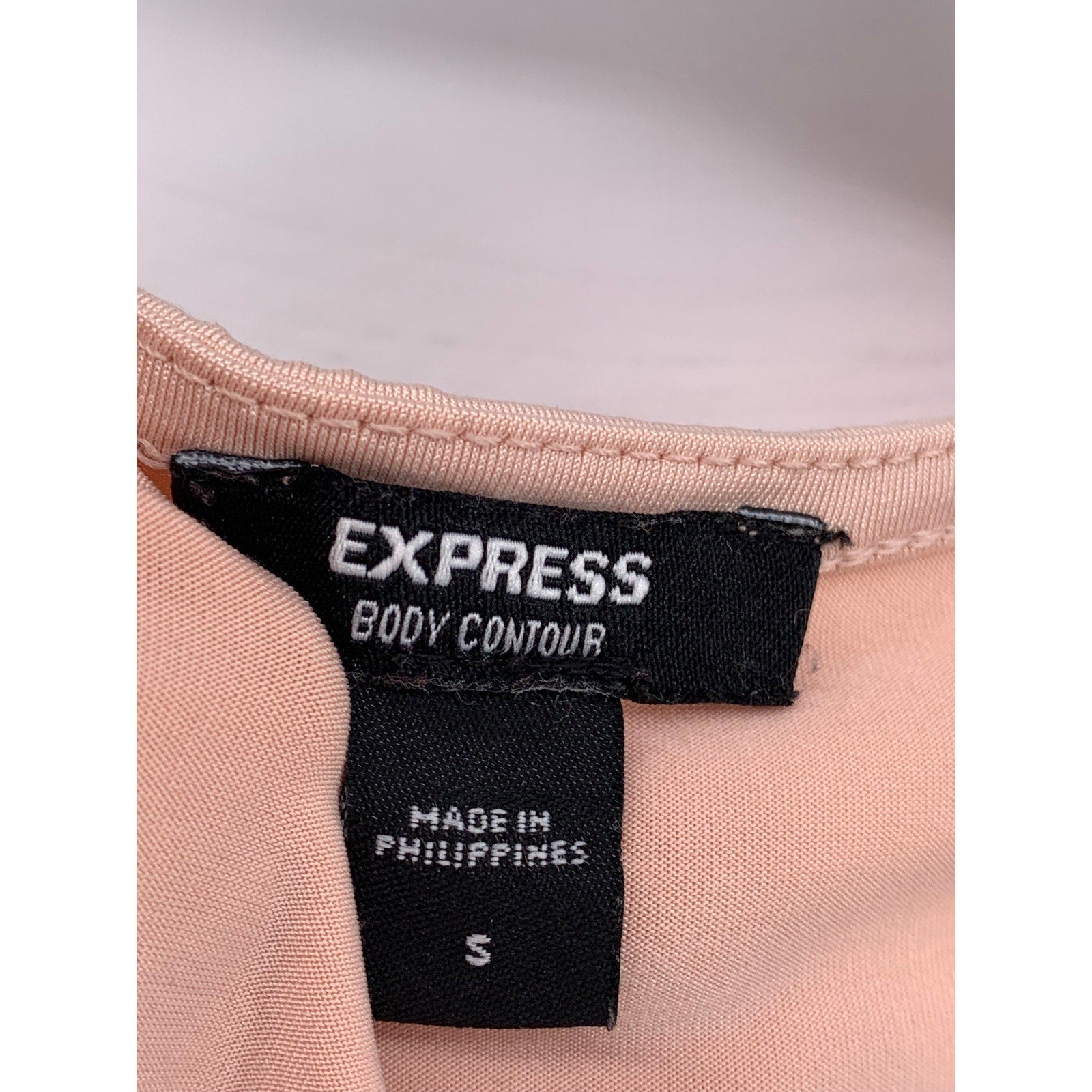 EXPRESS Women's Peach Body Contour Crewneck Sleeveless Thong Bodysuit SZ S