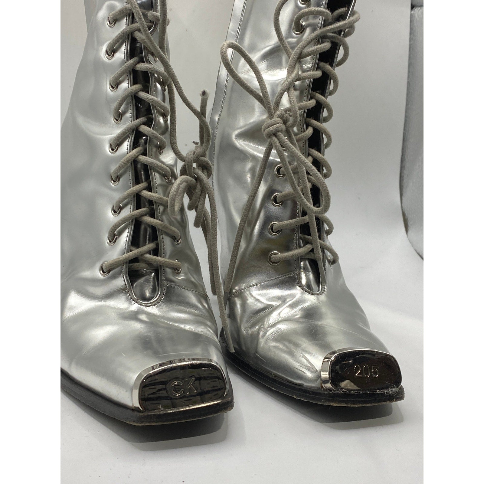 CALVIN KLEIN Women's Silver Metallic Windora Mid Lace-Up Grunge Boots SZ 5