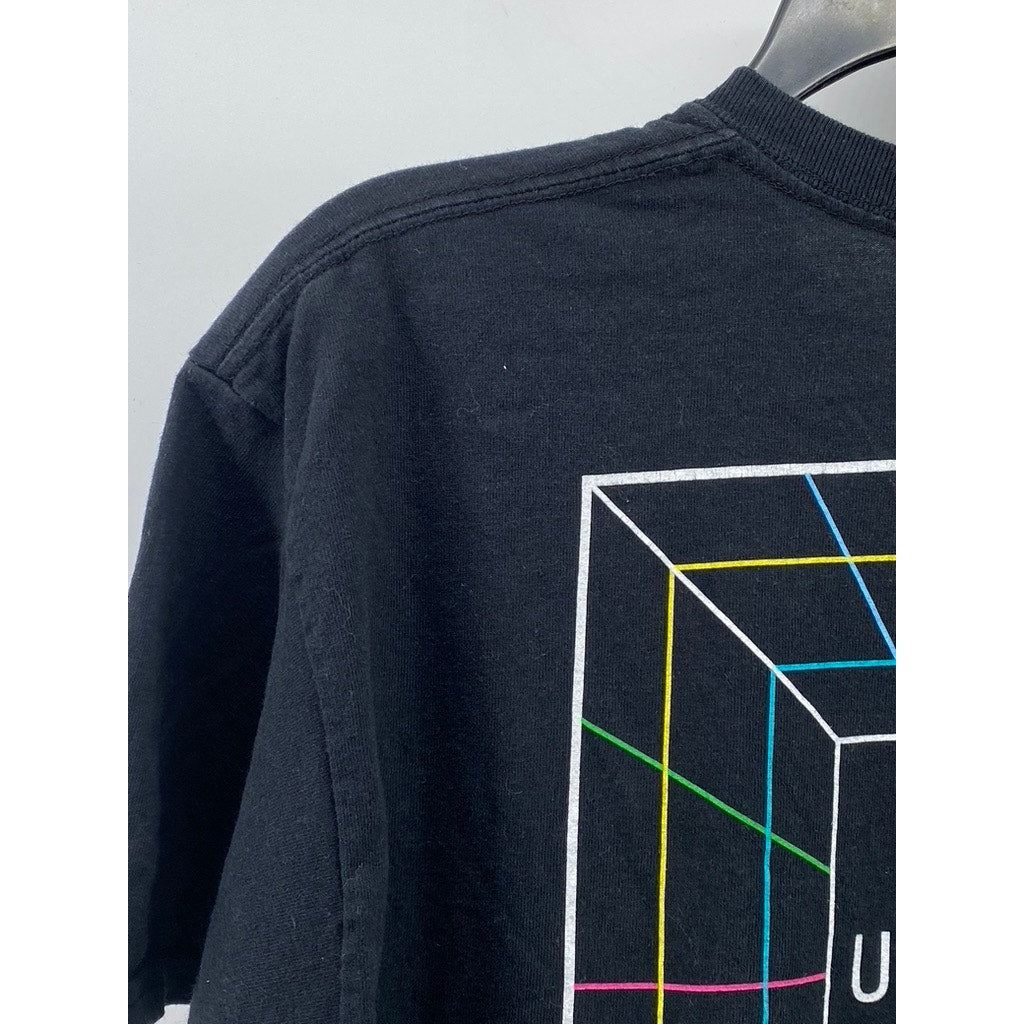 GILDAN Men’s Black Square Graphic Crewneck Casual Short Sleeve T-Shirt SZ L