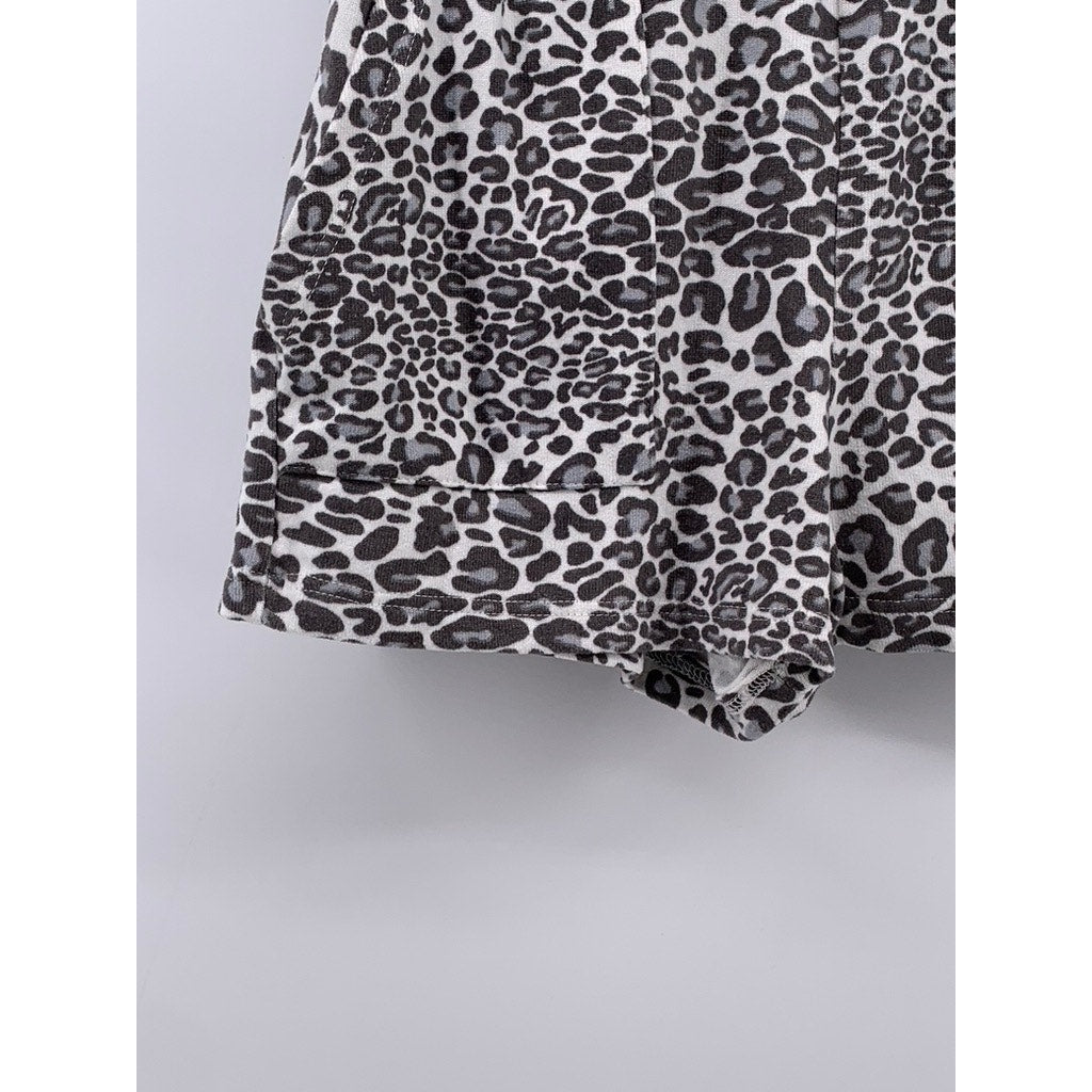 UNBRANDED Women's Gray-White Cheetah Print Pull-On Casual Shorts SZ S