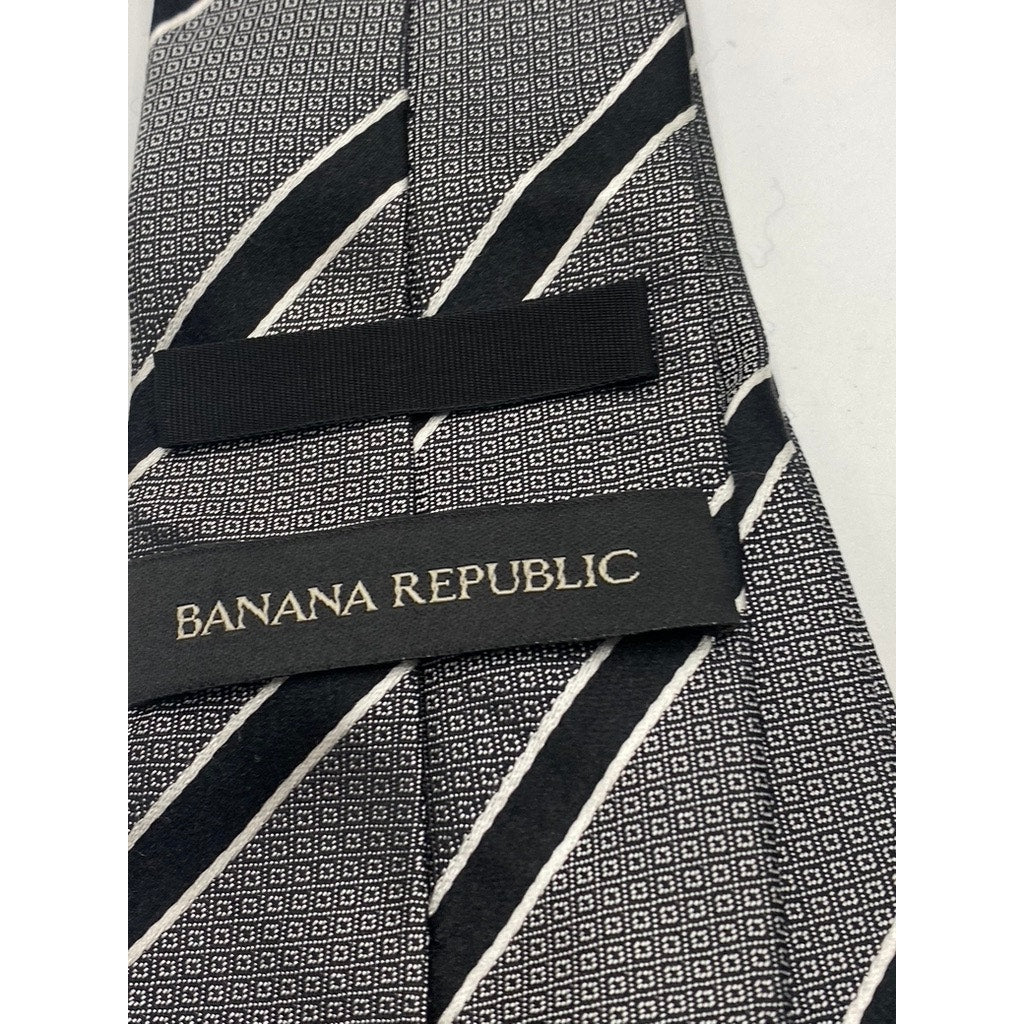 BANANA REPUBLIC Men’s Charcoal-Black Striped Silk Tie SZ OS