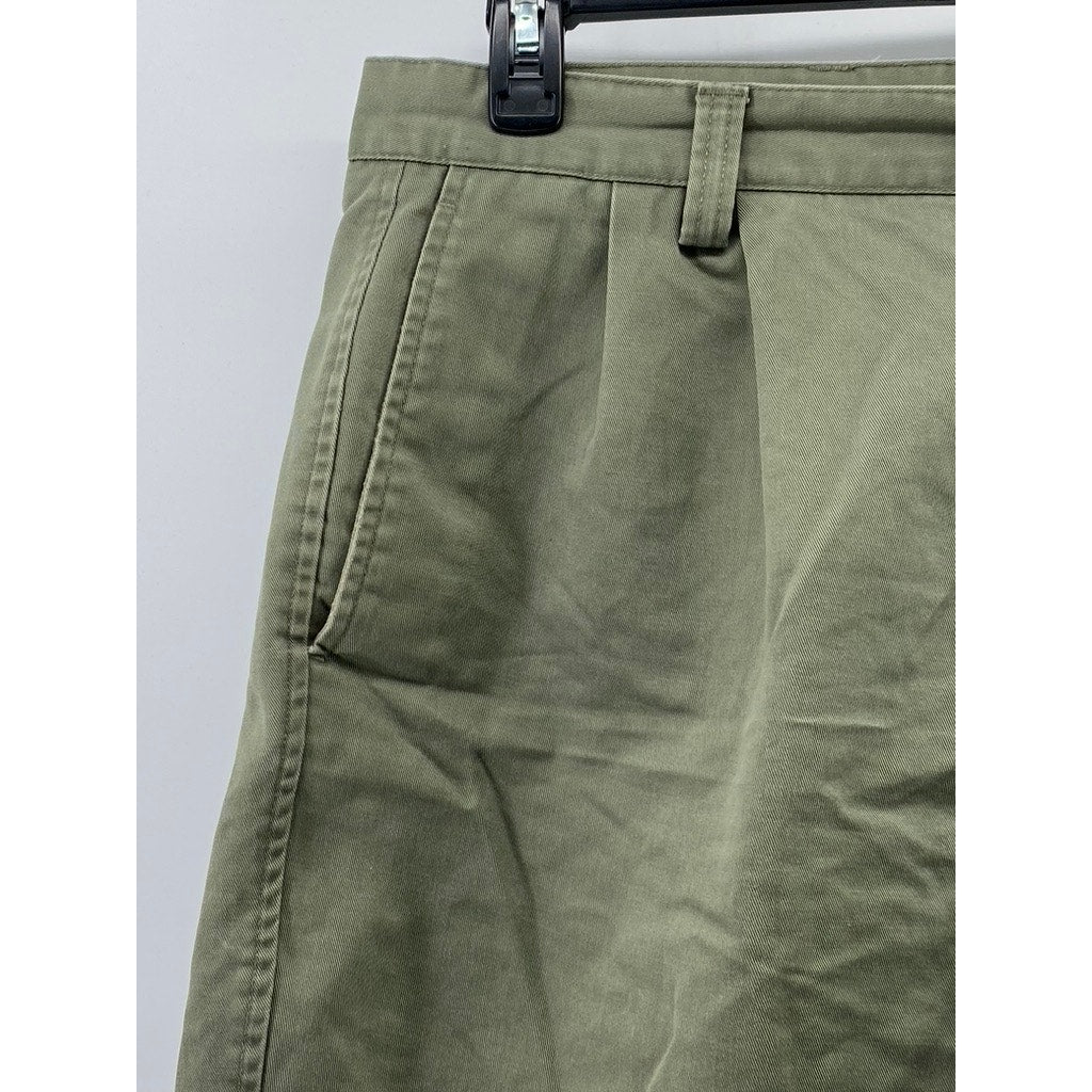 DOCKERS KHAKIS Women's Olive Green Pleated Regular-Fit Shorts SZ 34