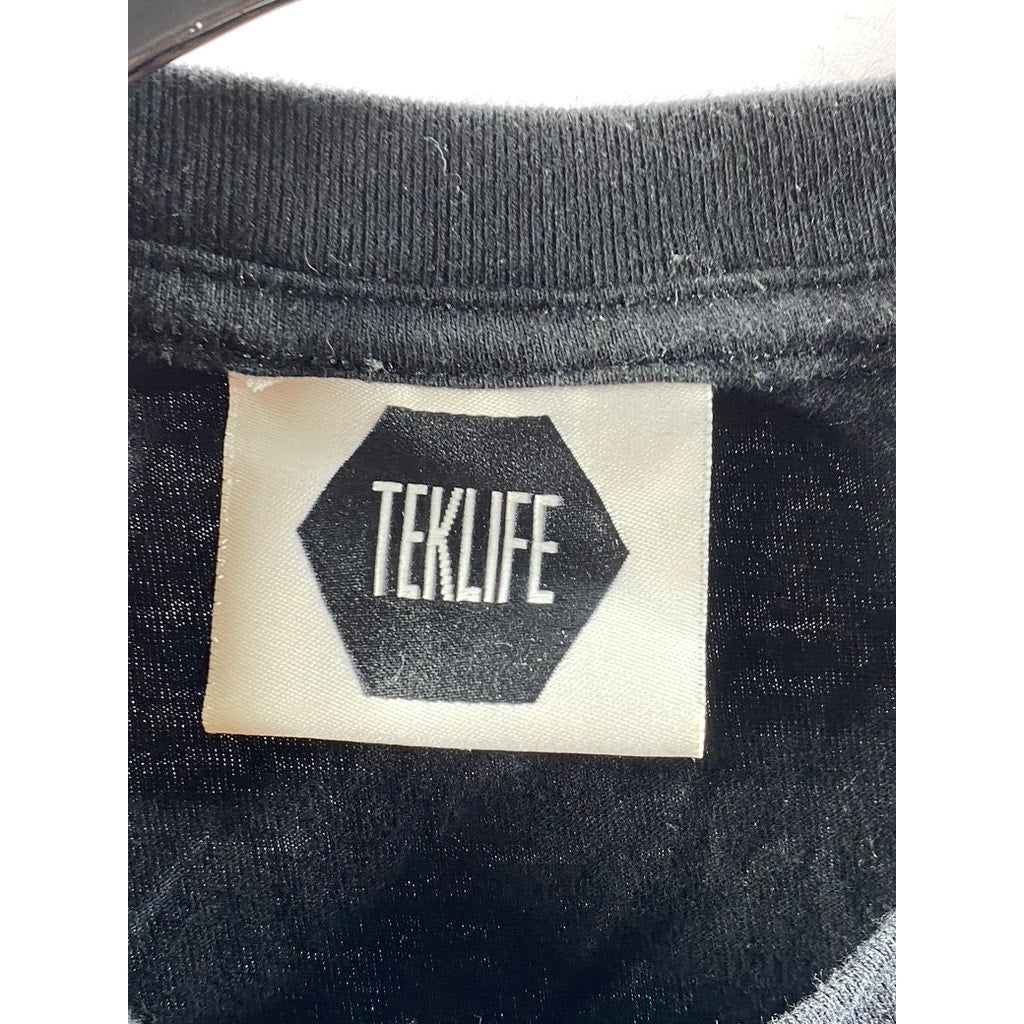 TEKLIFE Men's Black-White Crewneck Hexagon Graphic Short Sleeve T-Shirt SZ M