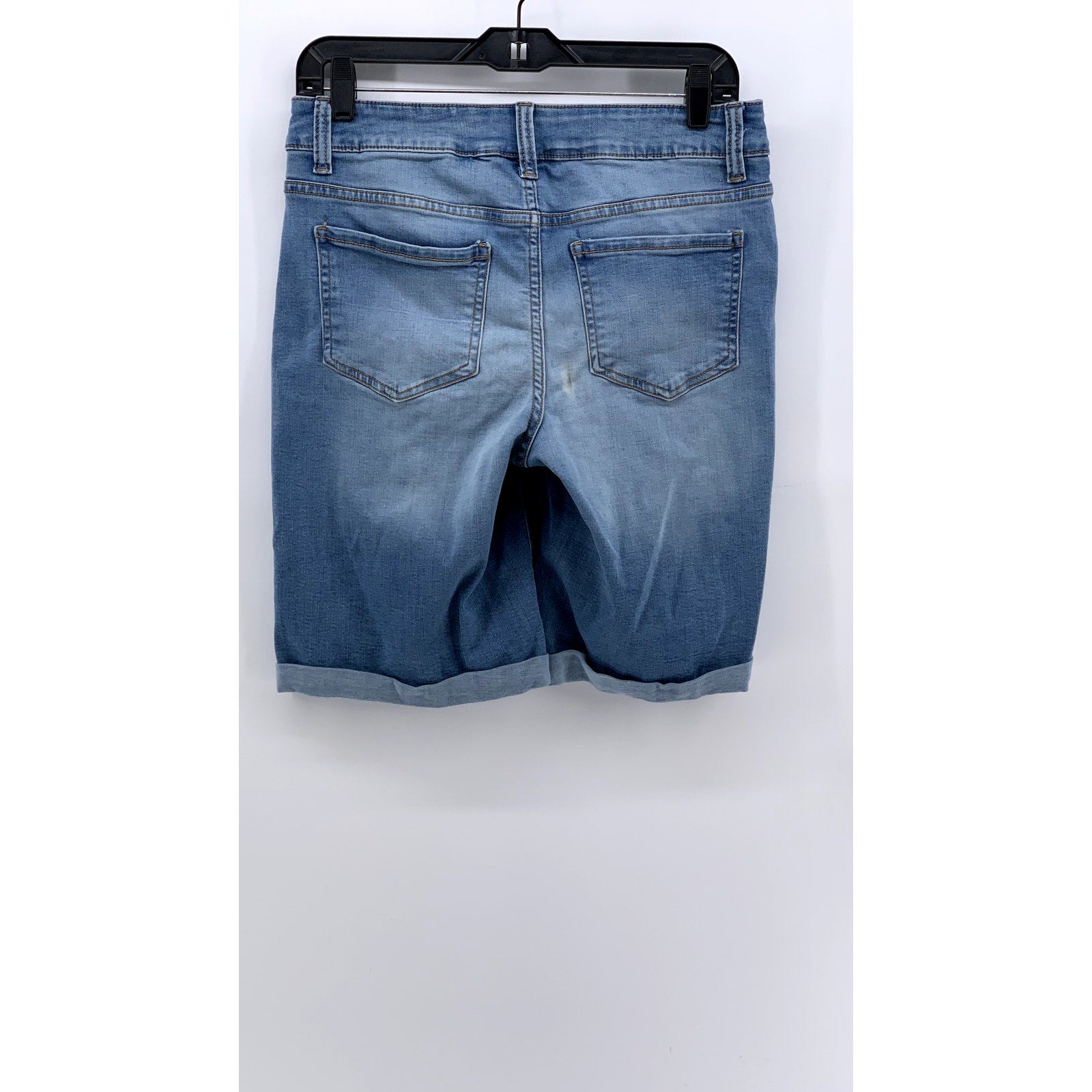 TIME & TRU Women's Light Wash Denim Distressed Bermuda Shorts SZ 4