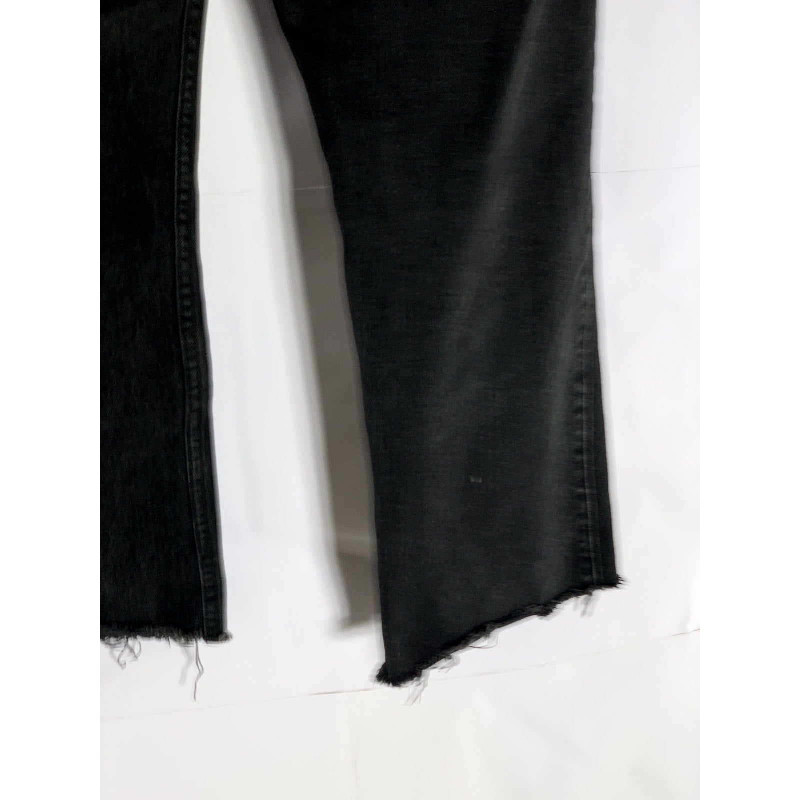WEEKDAY Women's Echo Black Solid Row Five-Pocket Raw-Hem Straight Jean SZ 27/32