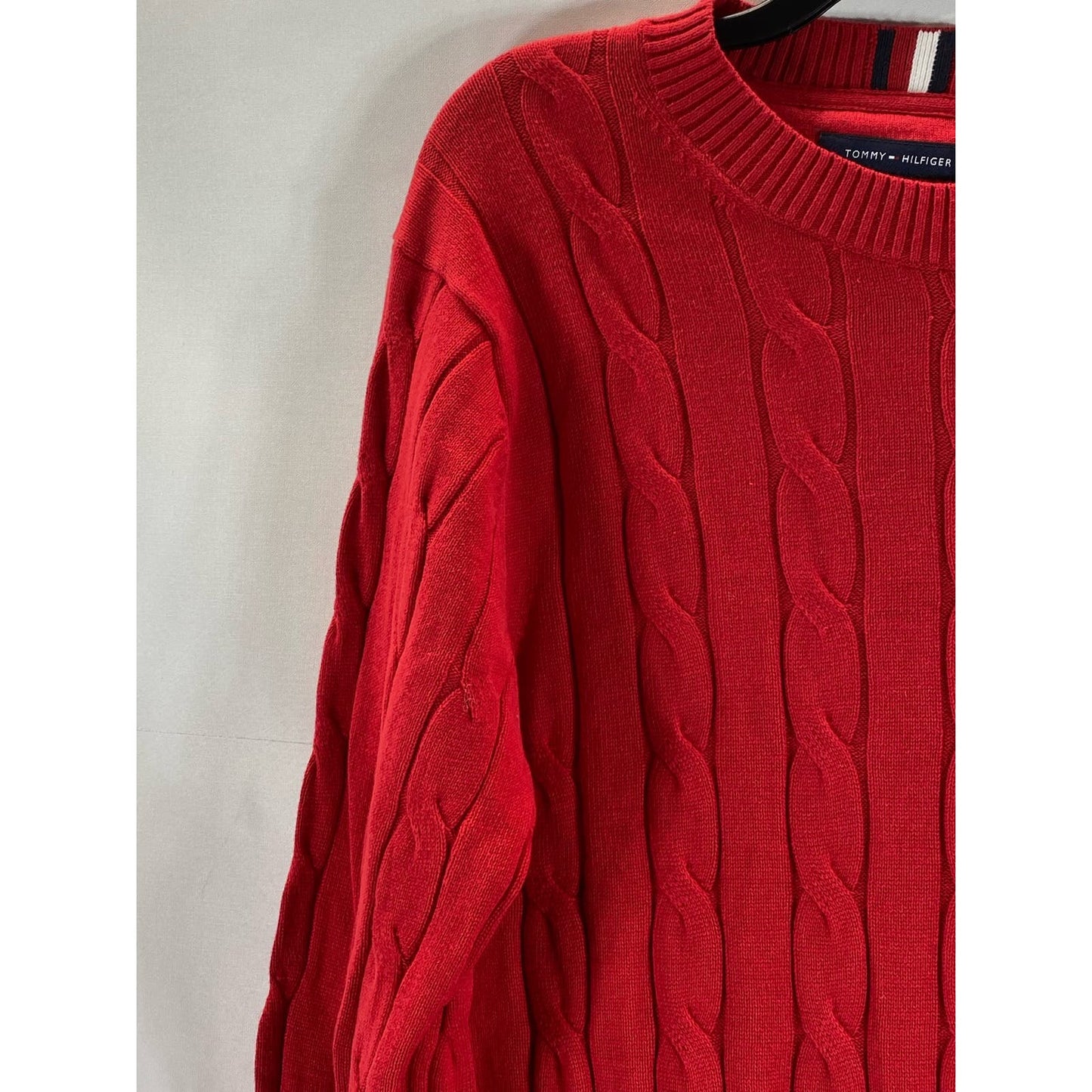 TOMMY HILFIGER Men's Red Cable-Knit Crewneck Flag Logo Pullover Sweater SZ M