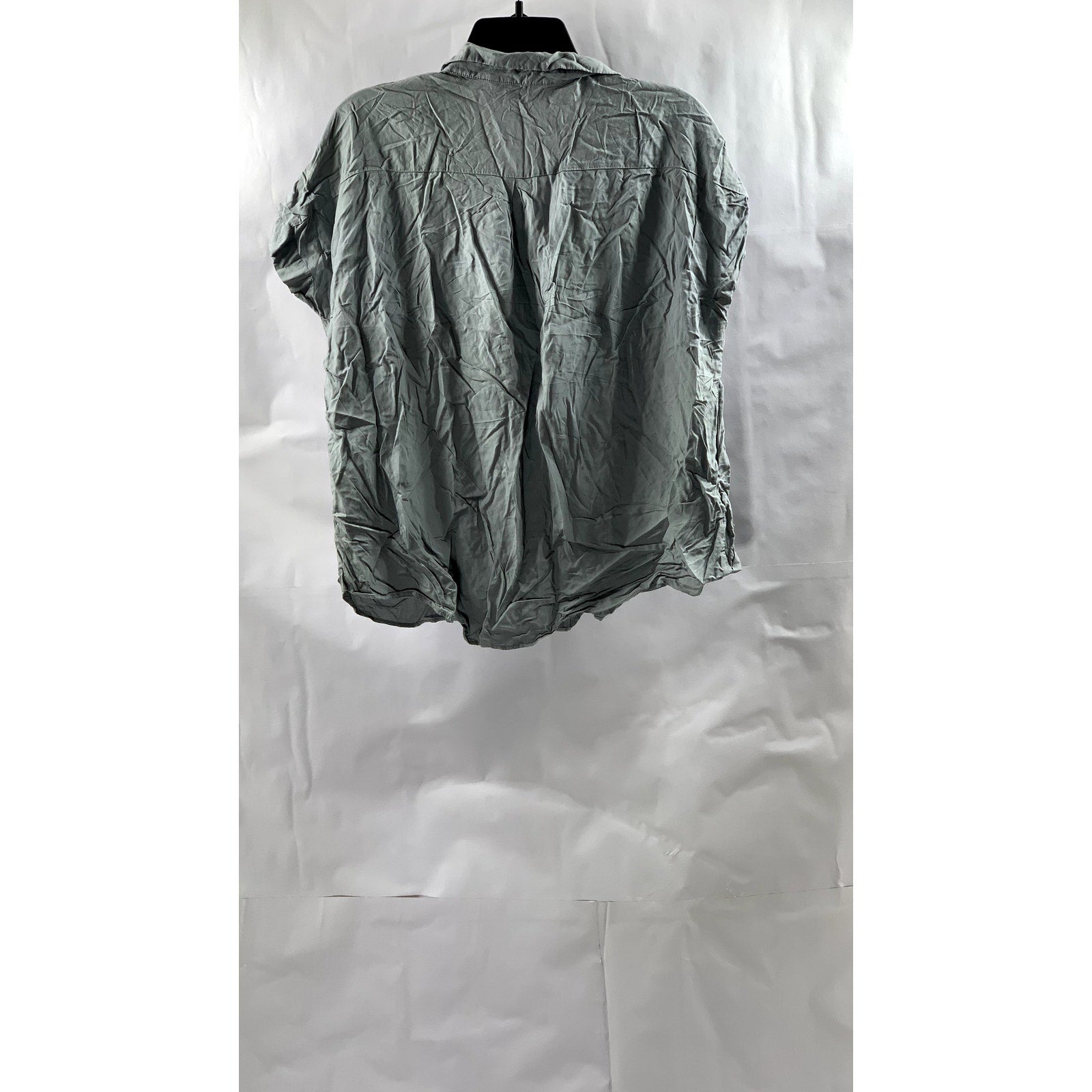 UNIQLO Women's Light Gray Short Sleeve Button-Up Relaxed Fit Top SZ M