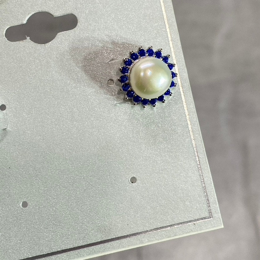 FRANCESCA'S Ava Sapphire Pave Pearl Studs