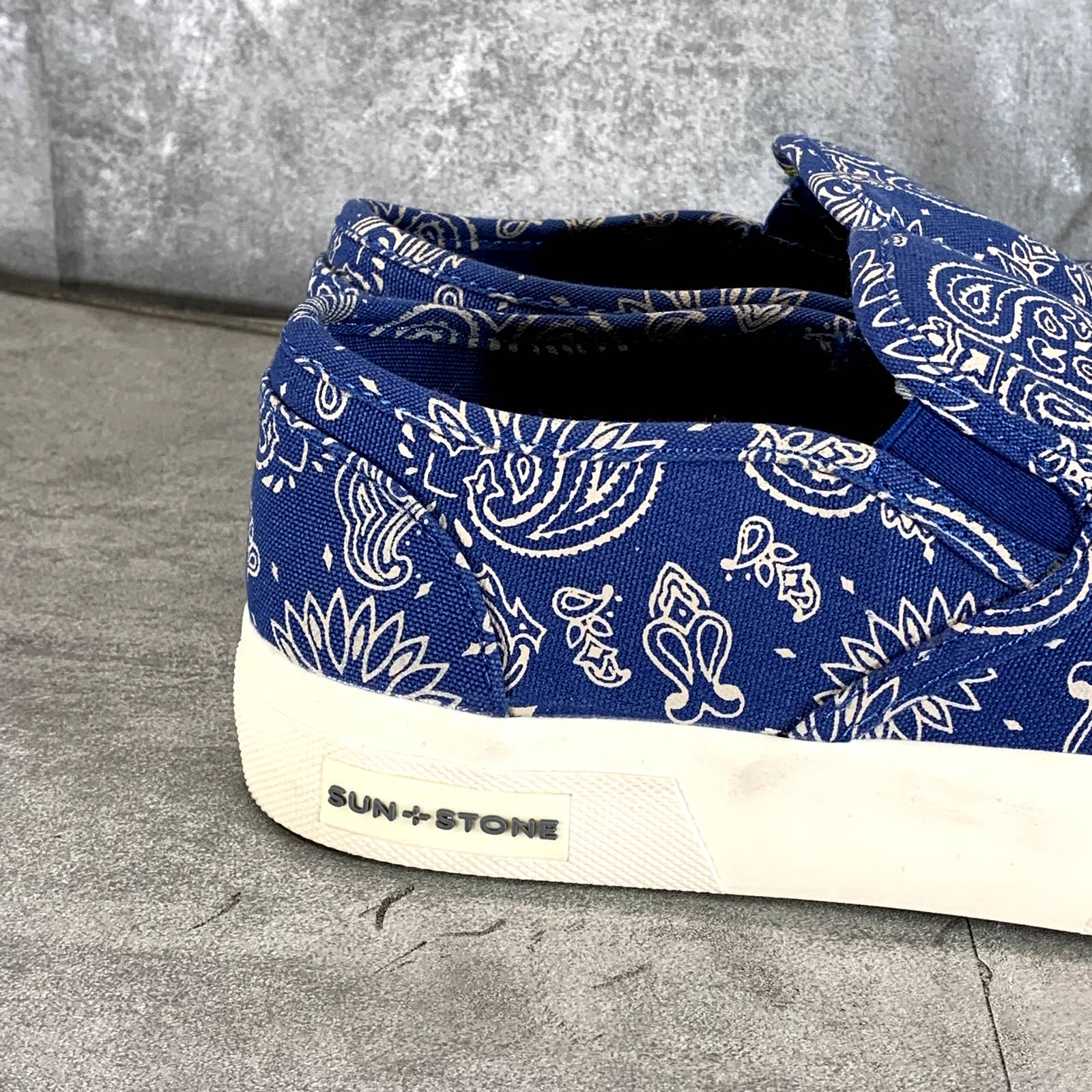 SUN + STONE Men's Navy Paisley Reins Slip-On Sneakers SZ 7./5