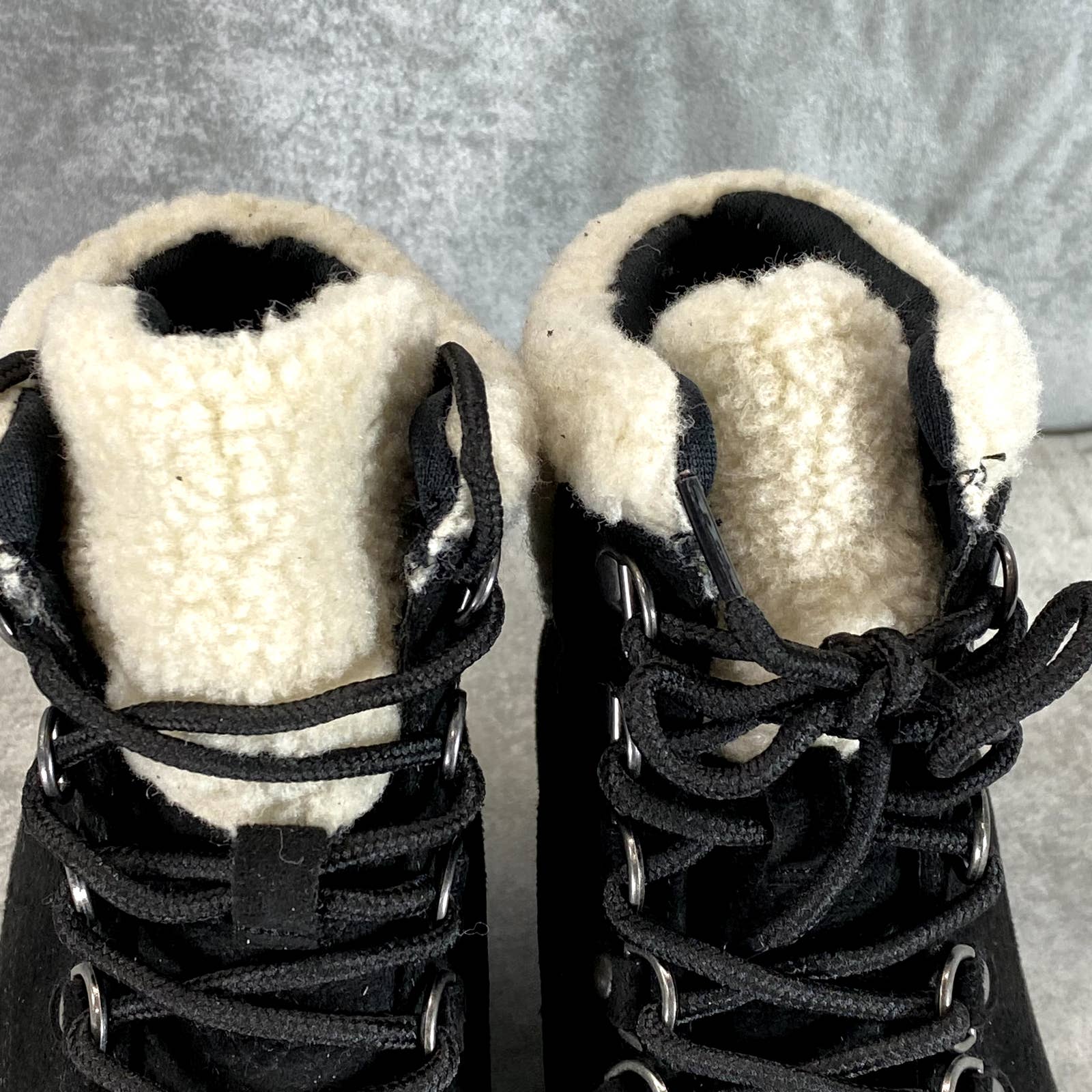 WHITE MOUNTAIN Women's Black Pebble Grain Faux-Shearling Cozy Wedge Bootie SZ 7