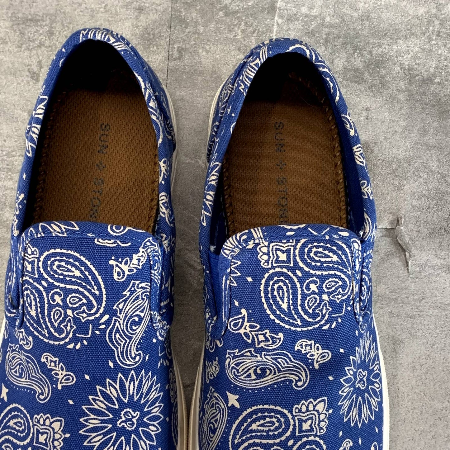 SUN + STONE Men's Navy Paisley Reins Slip-On Sneakers SZ 7./5