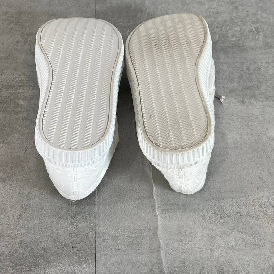 XOXO Women's White Azie Eyelet Slip-On Laceless Sneakers SZ 6.5