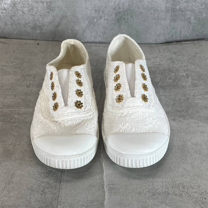 XOXO Women's White Azie Eyelet Slip-On Laceless Sneakers SZ 6.5