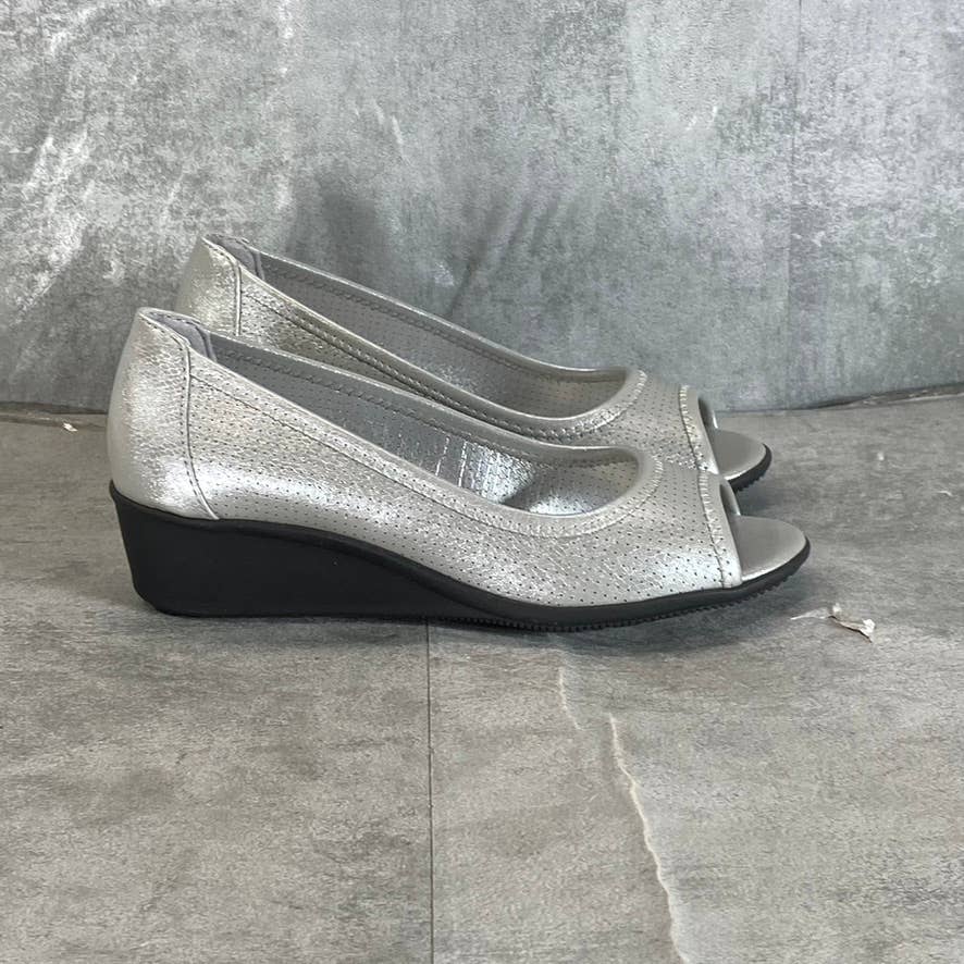 KAREN SCOTT Women's Silver Perforated Yaritza Open-Toe Wedge Slip-On Pumps SZ 5