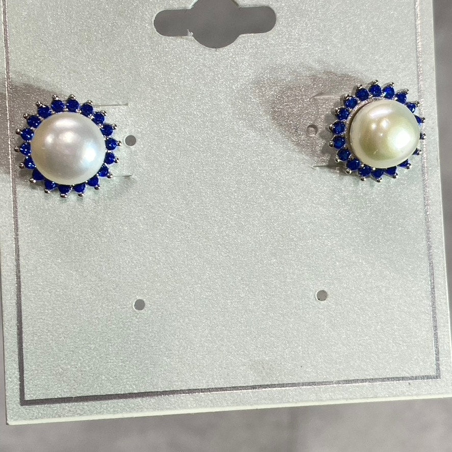 FRANCESCA'S Ava Sapphire Pave Pearl Studs