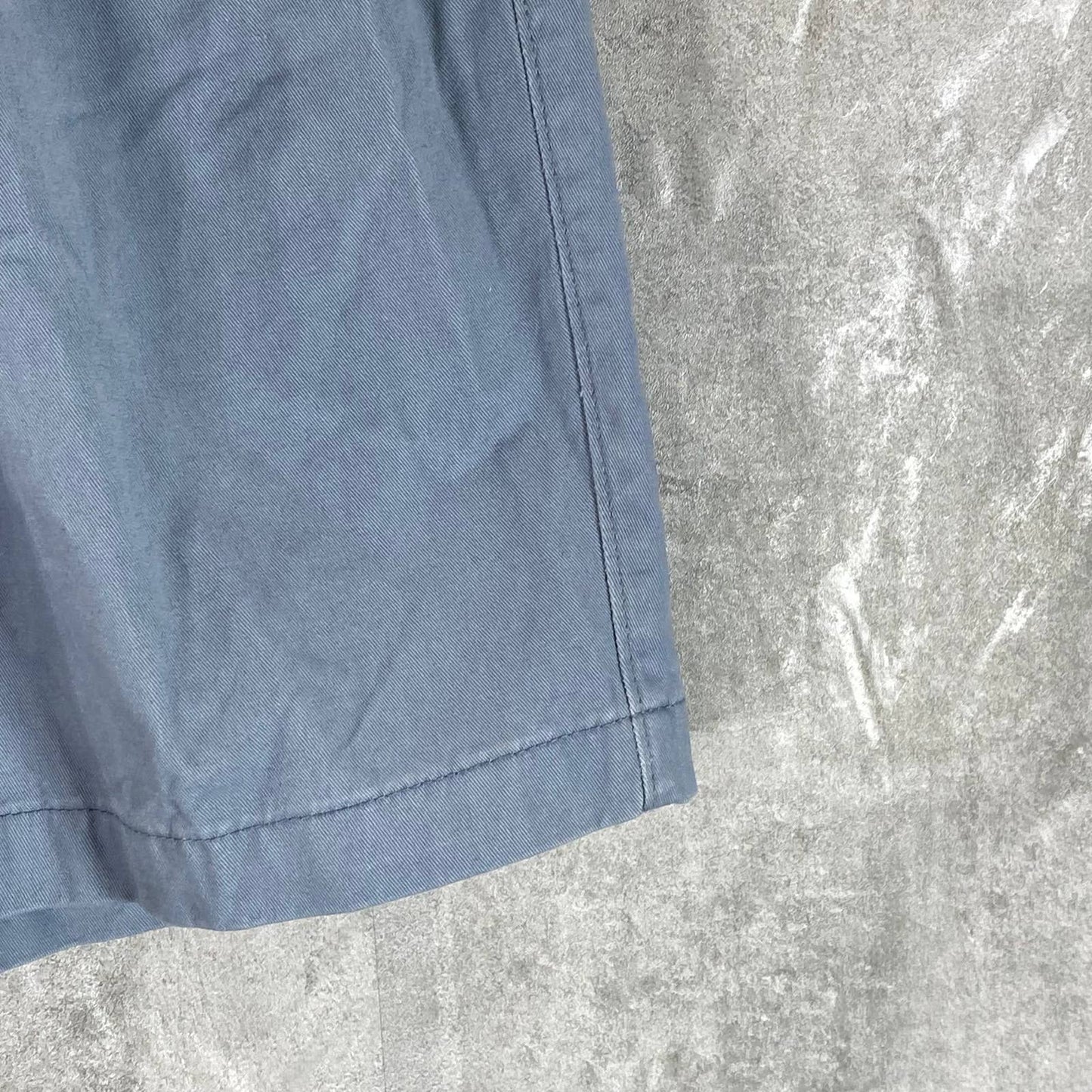 GEOFFREY BEENE Men's Blue Pleated Chino Shorts SZ 32