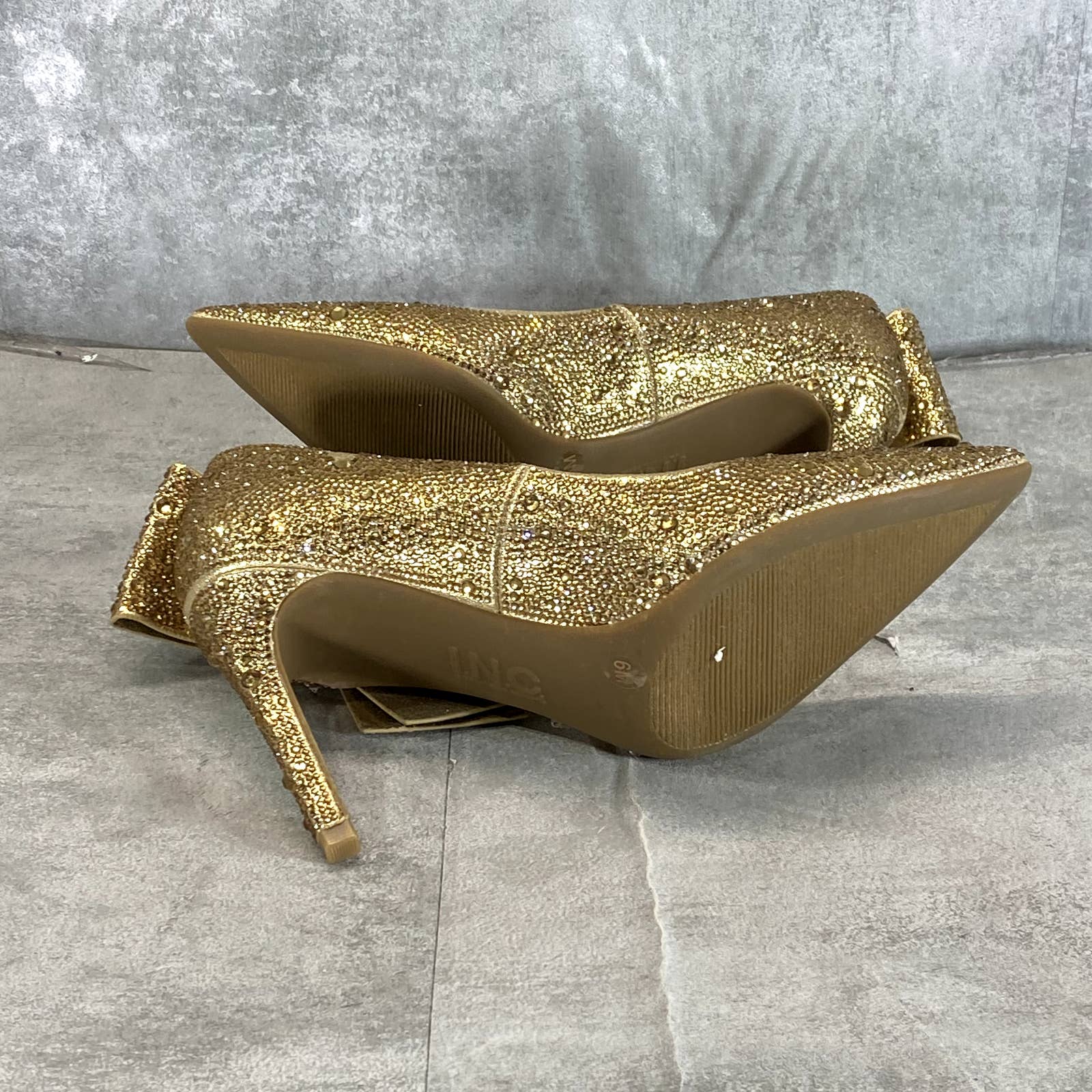 INC INTERNATIONAL Women's Gold Rhinestone Silvee Bow Pointed-Toe Pumps SZ 6