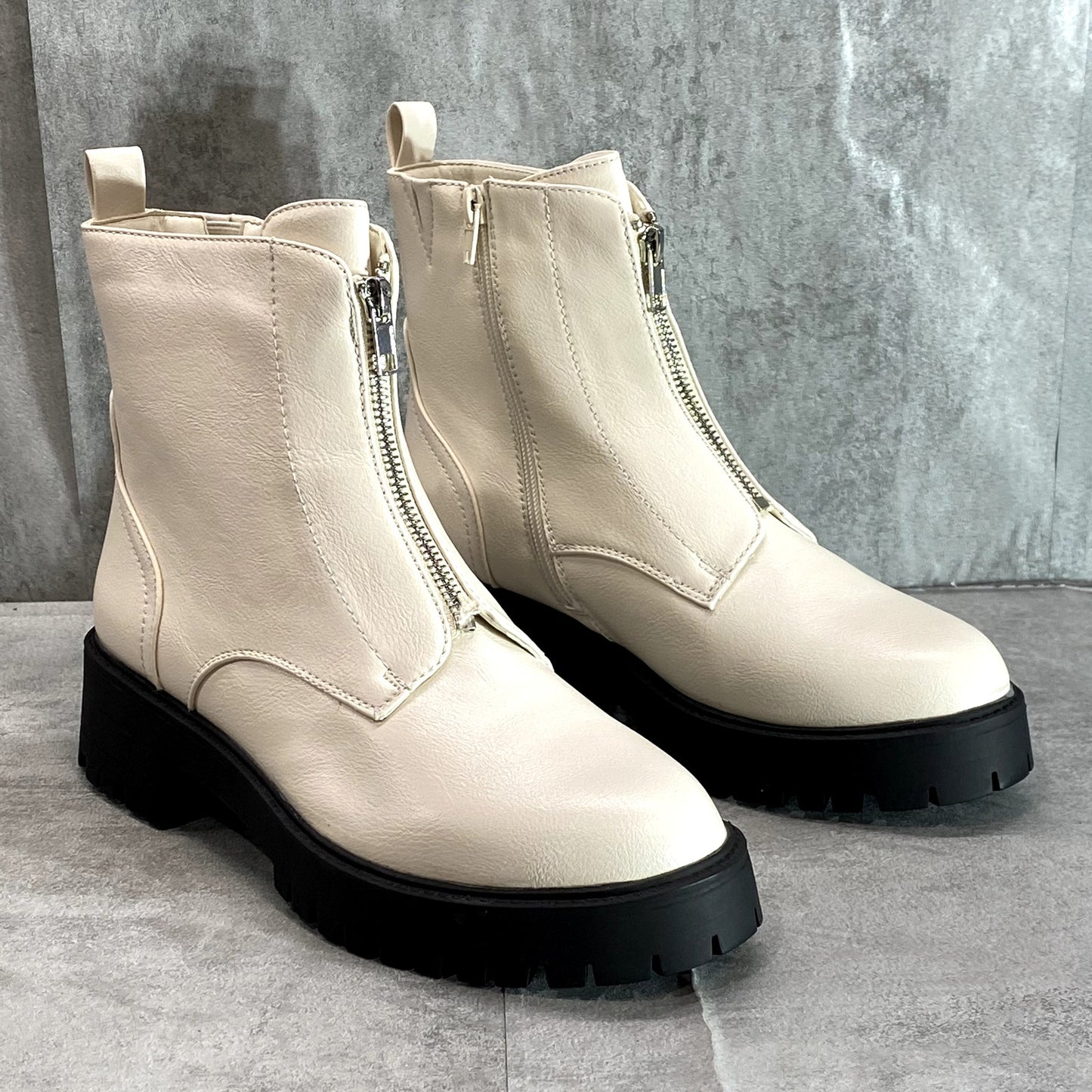 NEW YORK & COMPANY Women's White Allie Lug Sole Zip-Up Block Heel Boots SZ 10