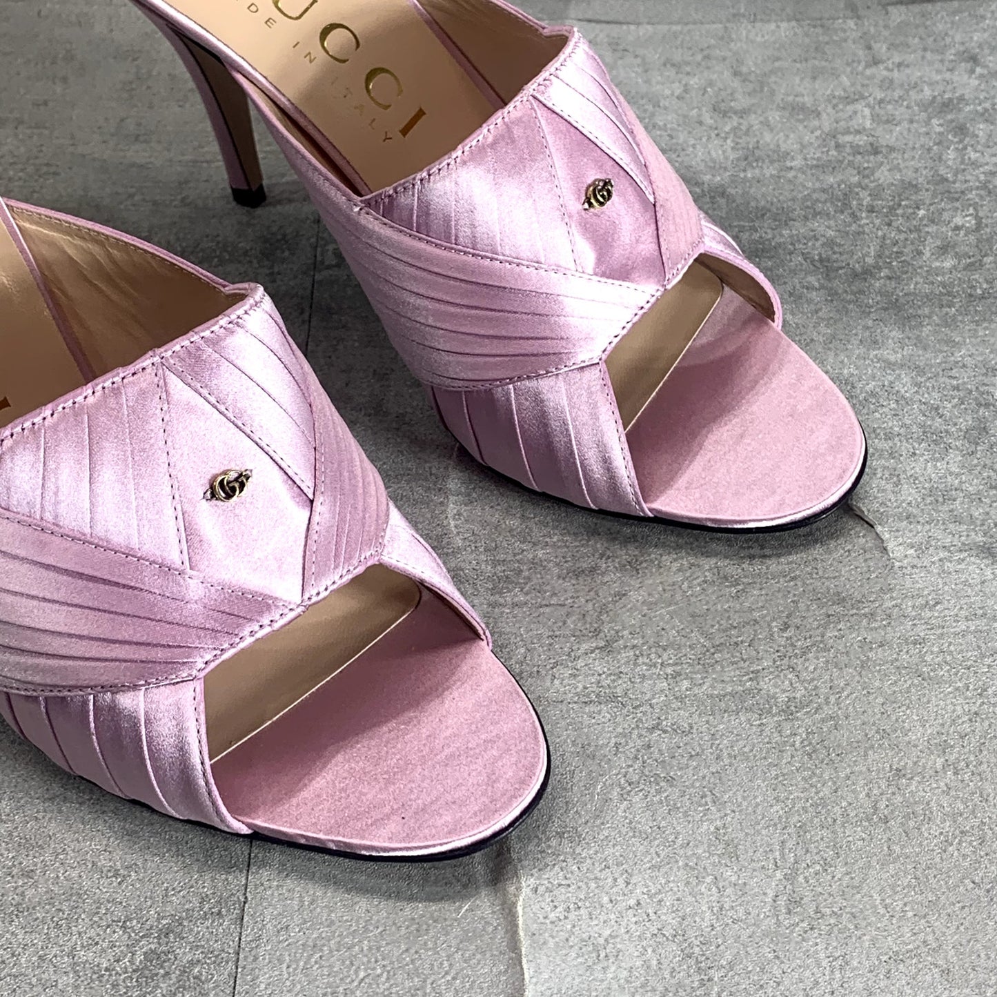 GUCCI Women's Light Pink Satin Heeled Slide Open Toe Sandal SZ 39 US 9