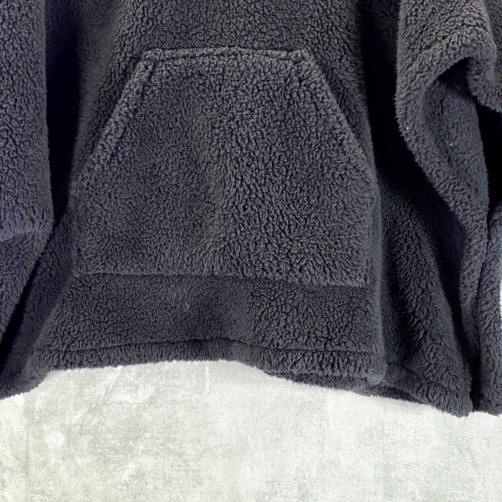 JENNI Women's Black Hooded Sherpa Kangaroo Pocket Pullover Poncho SZ OS