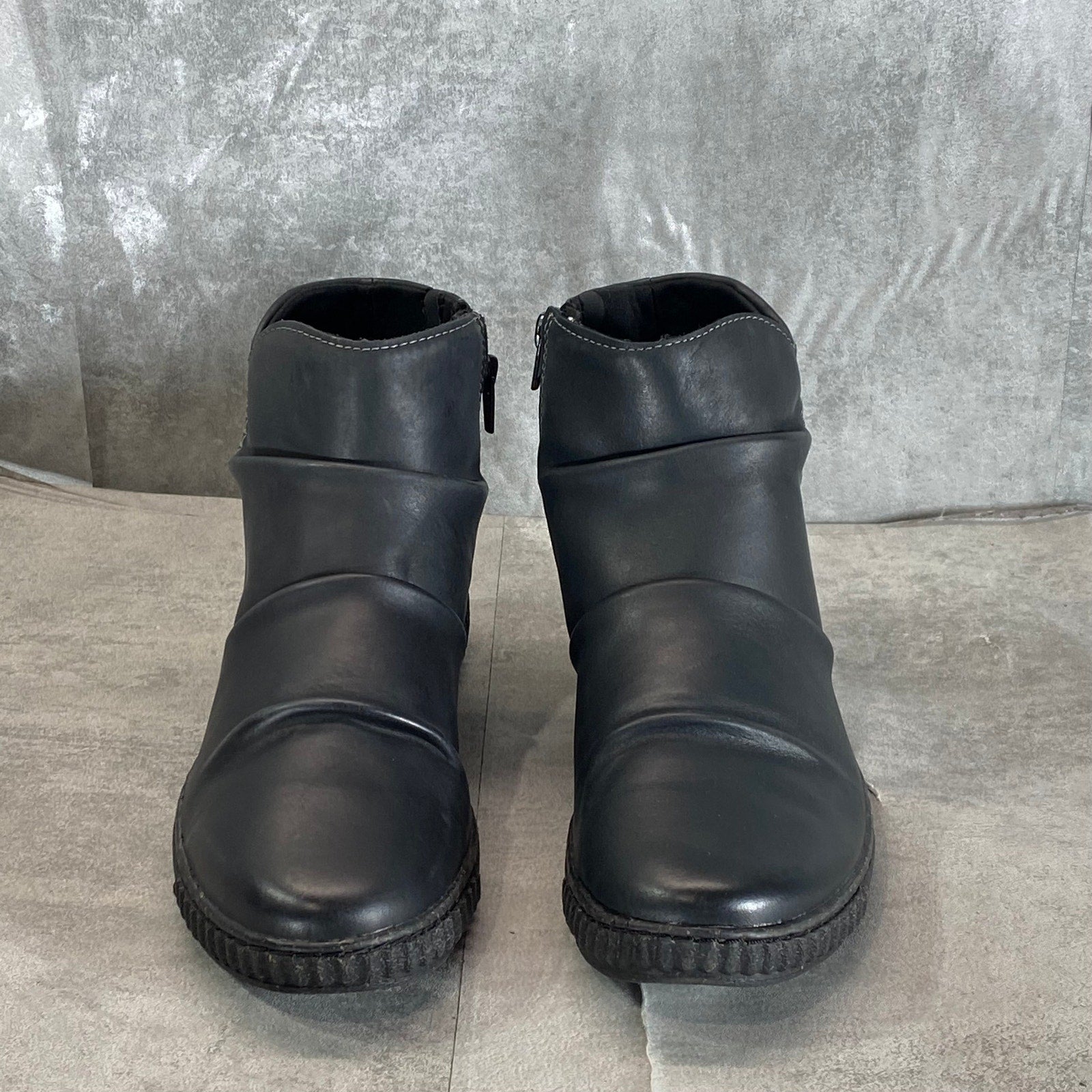 CLARKS COLLECTION Women's Black Leather Caroline Rae Ruched Ankle Booties SZ 8.5