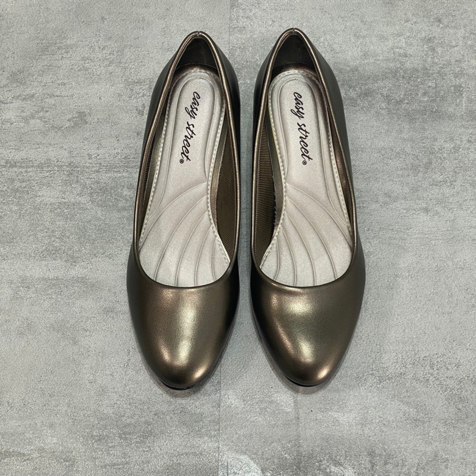 EASY STREET Pewter Fabulous Classic Round Slip On Block Heel SZ 7W