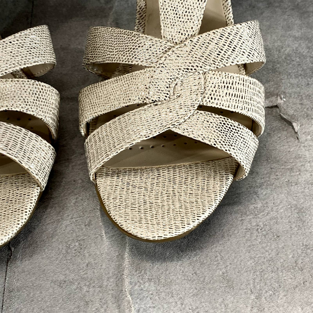 LIFESTRIDE Women's Platinum Faux Leather Caramel Open-Toe City Sandals SZ 5.5